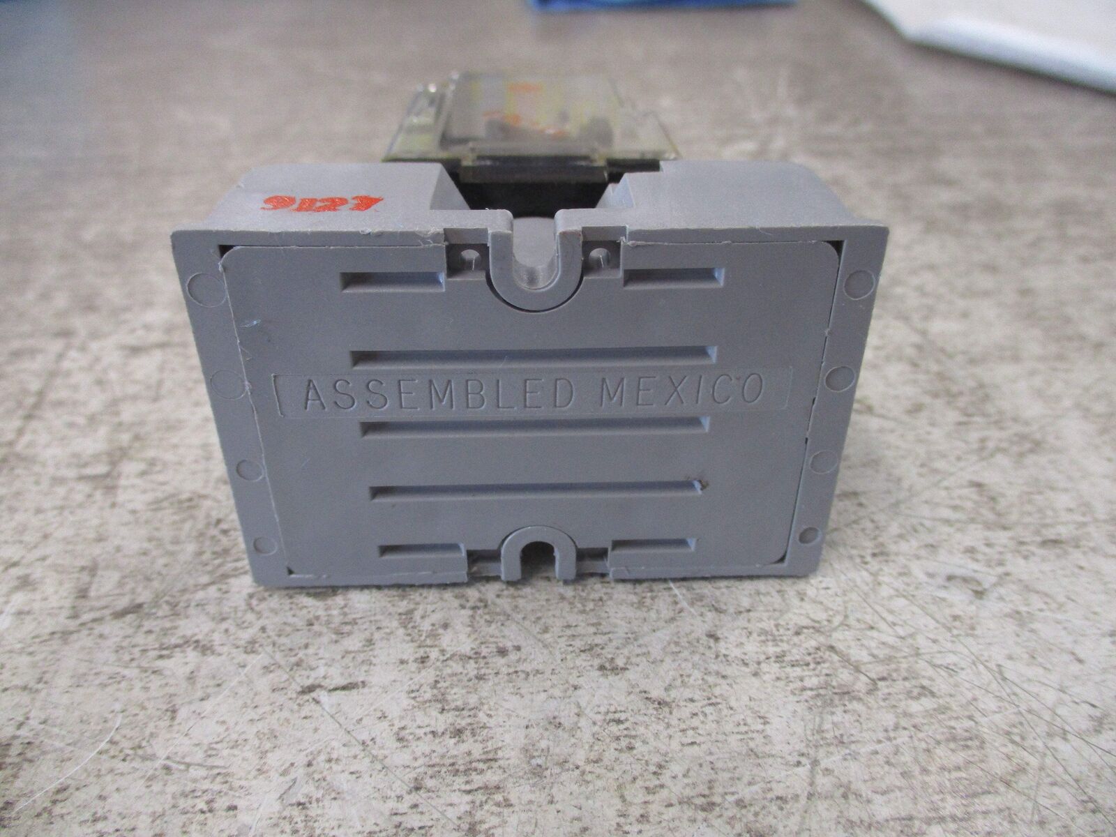 Square D Relay 8501 KP12V24 Ser. D 240V W/Base Used