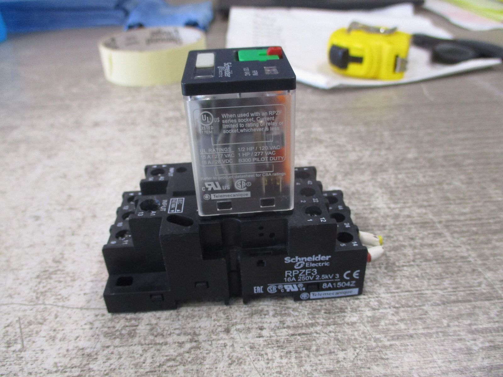 Schneider Electric Relay RPM32F7 120V W/Base Used