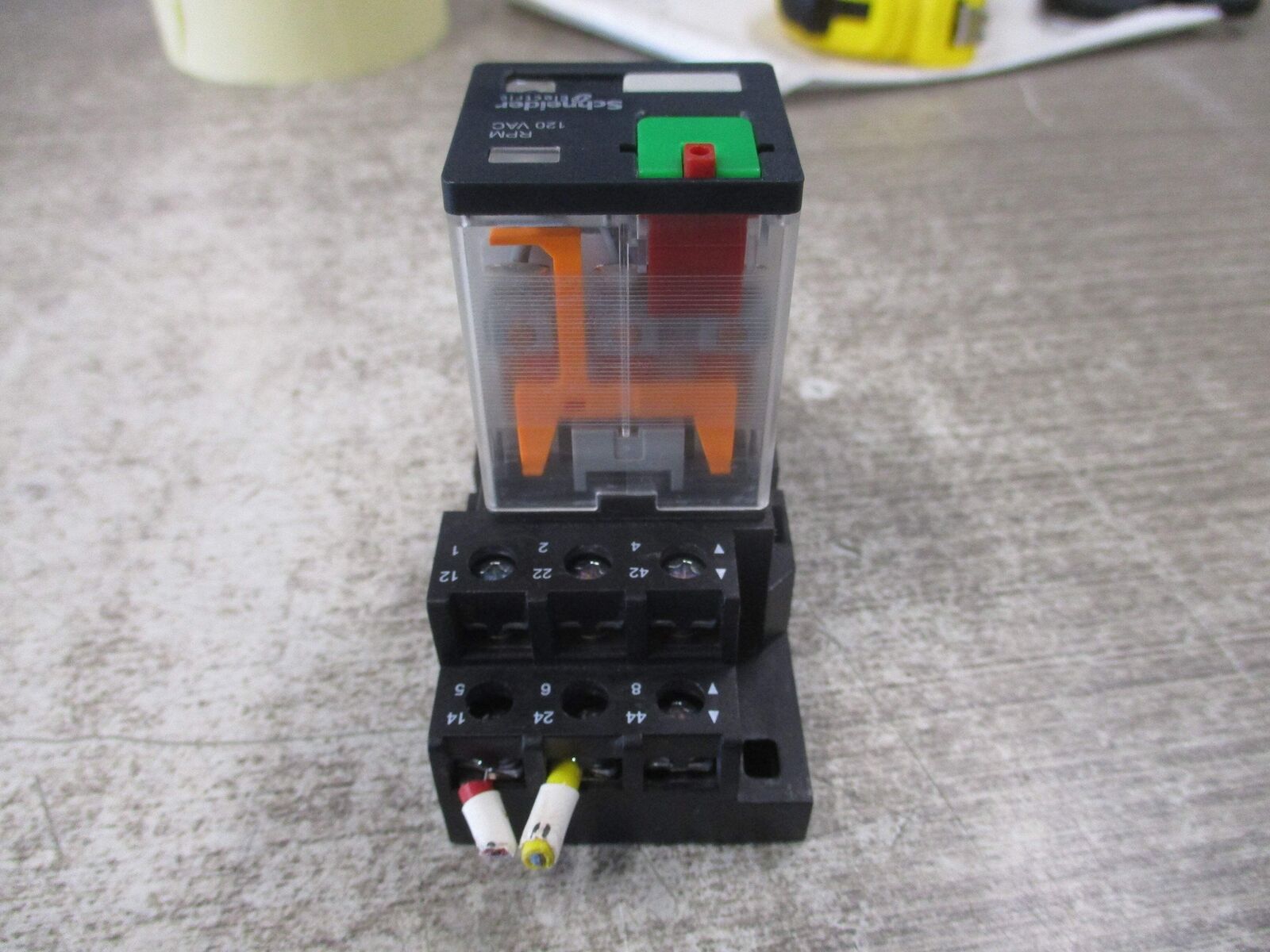 Schneider Electric Relay RPM32F7 120V W/Base Used