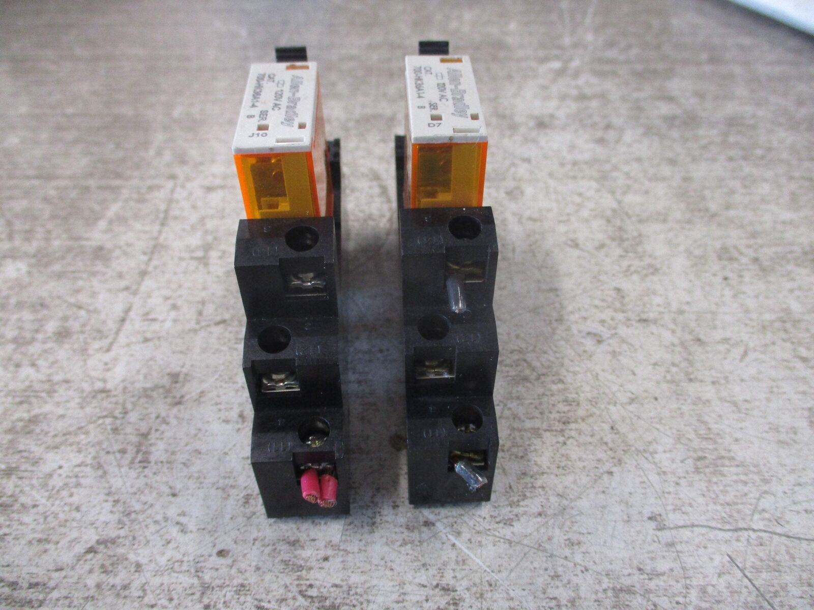 Allen-Bradley Relay 700-HK36A1-4 Ser. B 120V W/Base *Lot of 2* Used