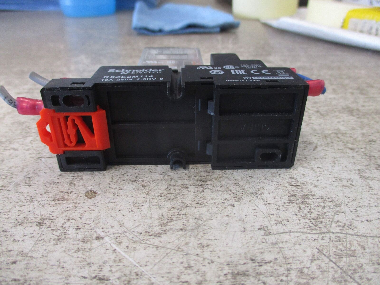 Schneider Electric Relay RXM4AB1B7 24V W/Base *Lot of 2* Used