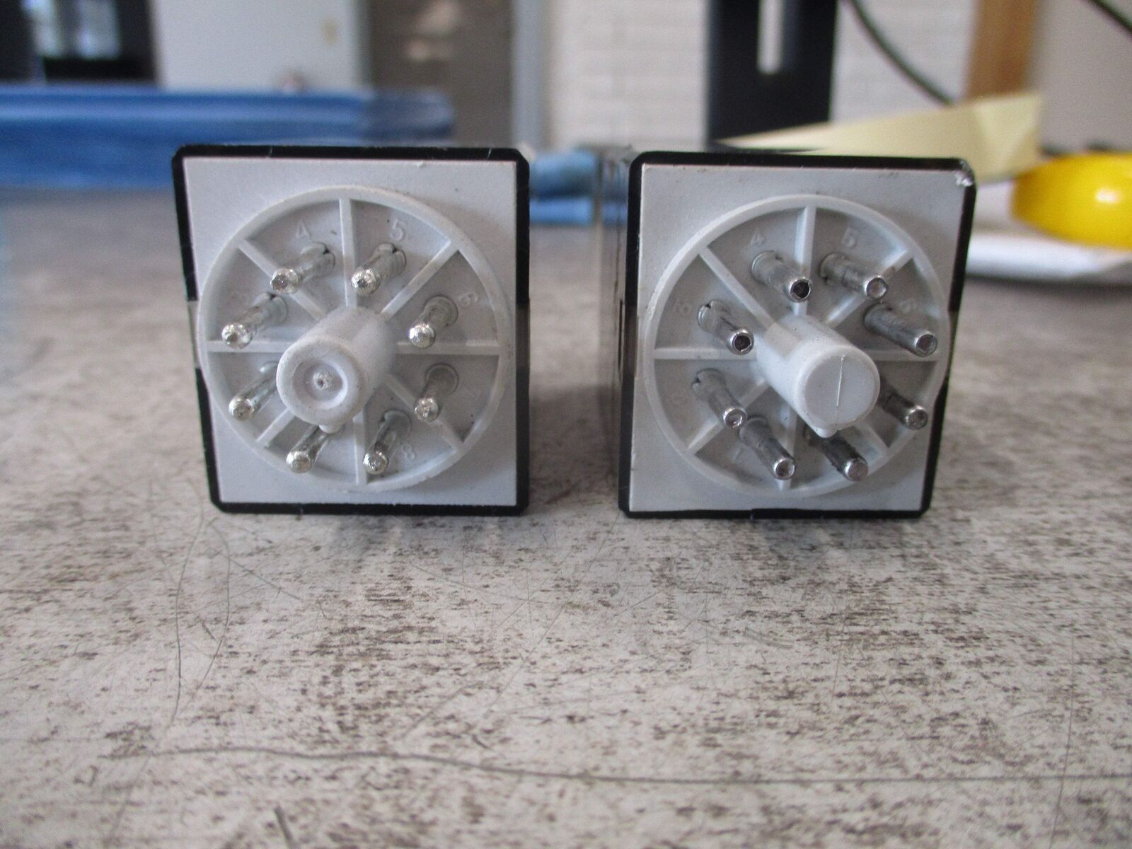 Allen-Bradley Relay 700-HA32A1 Ser. D 120V *Lot of 2* Used