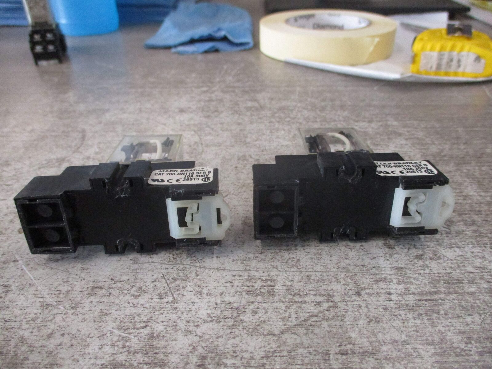 Allen-Bradley Relay 700-HF32Z24-4 Ser. B 24VDC W/Base *Lot of 2* Used