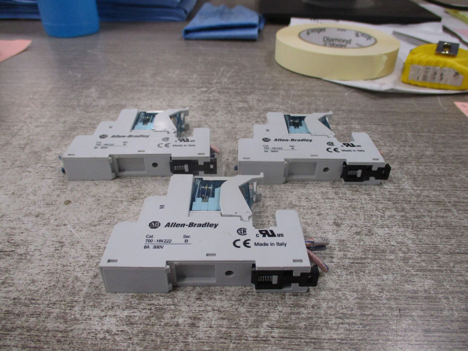 Allen-Bradley Relay 700-HK32Z24 Ser. B 24VDC W/Base *Lot of 3* Used