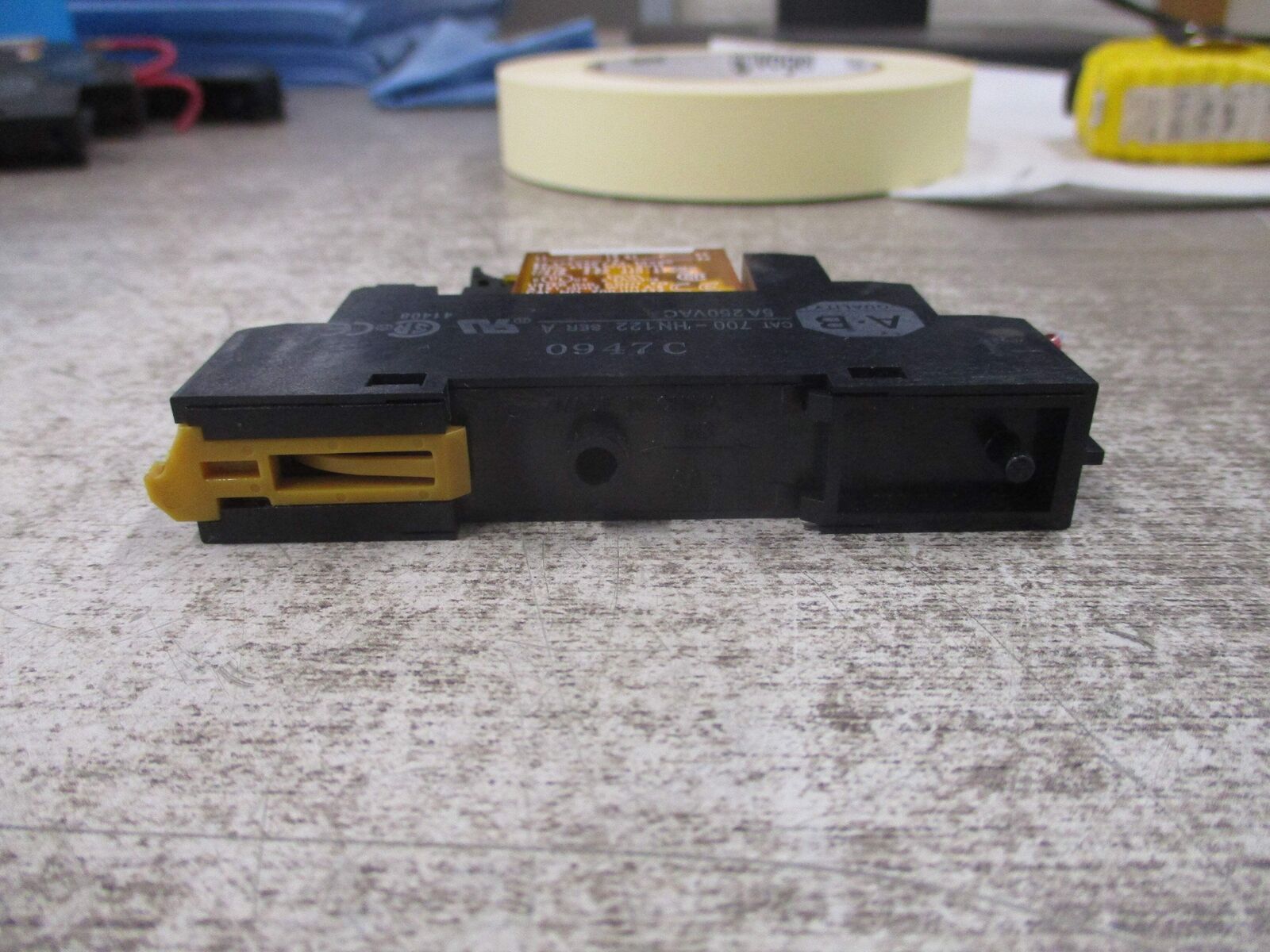 Allen-Bradley Relay 700-HK32A1-4 Ser. B 120V Coil W/Base Used