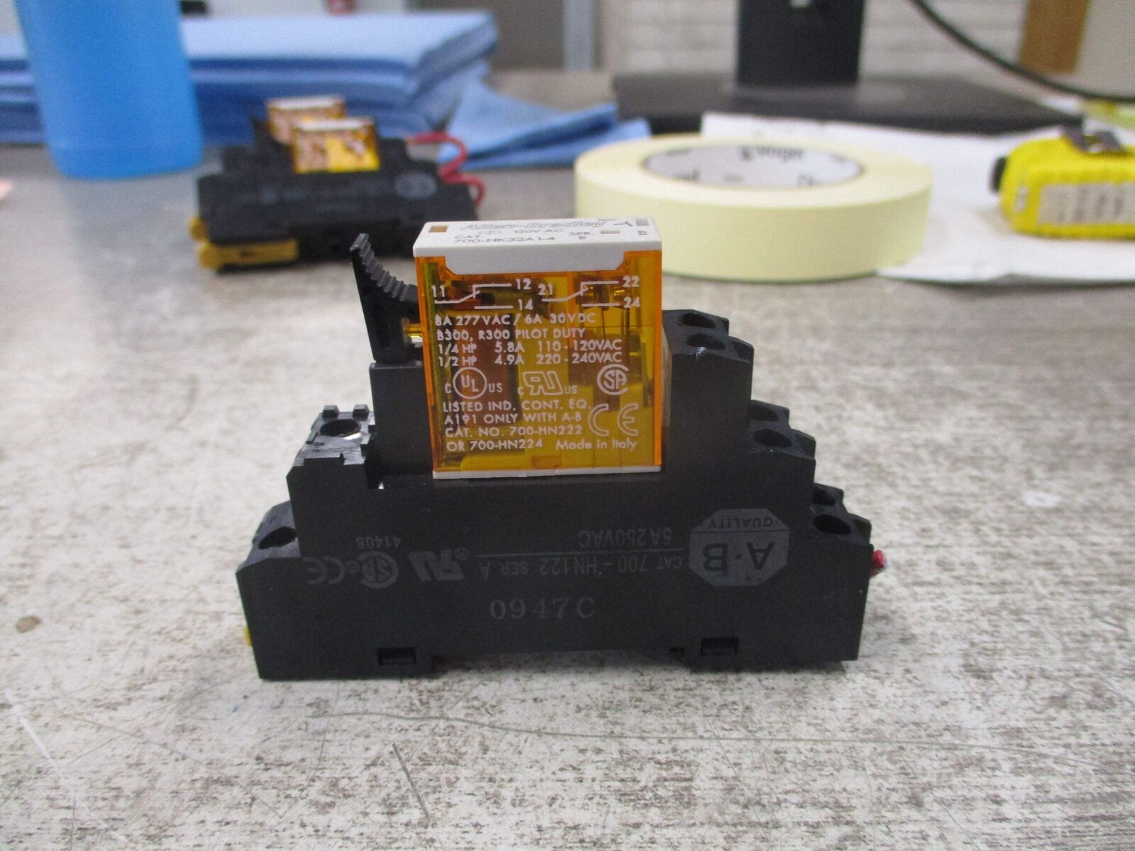 Allen-Bradley Relay 700-HK32A1-4 Ser. B 120V Coil W/Base Used