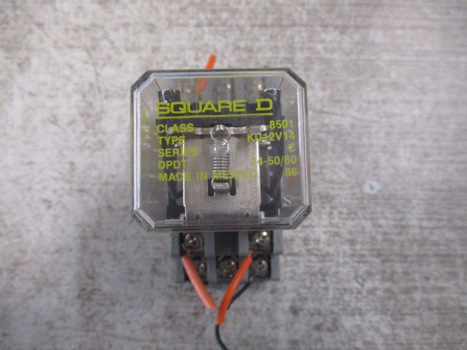 Square D Relay 8501 KU12V14 Ser. C 24V W/Base Used