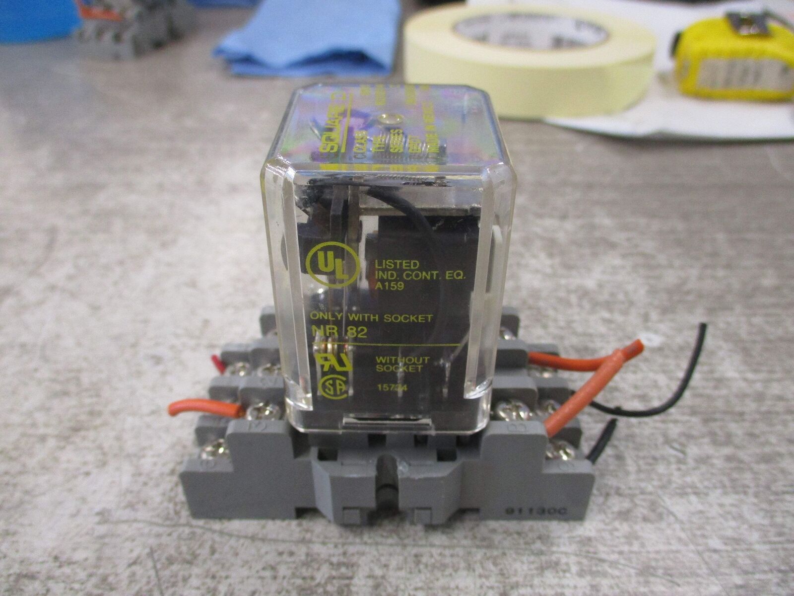 Square D Relay 8501 KU12V14 Ser. C 24V W/Base Used