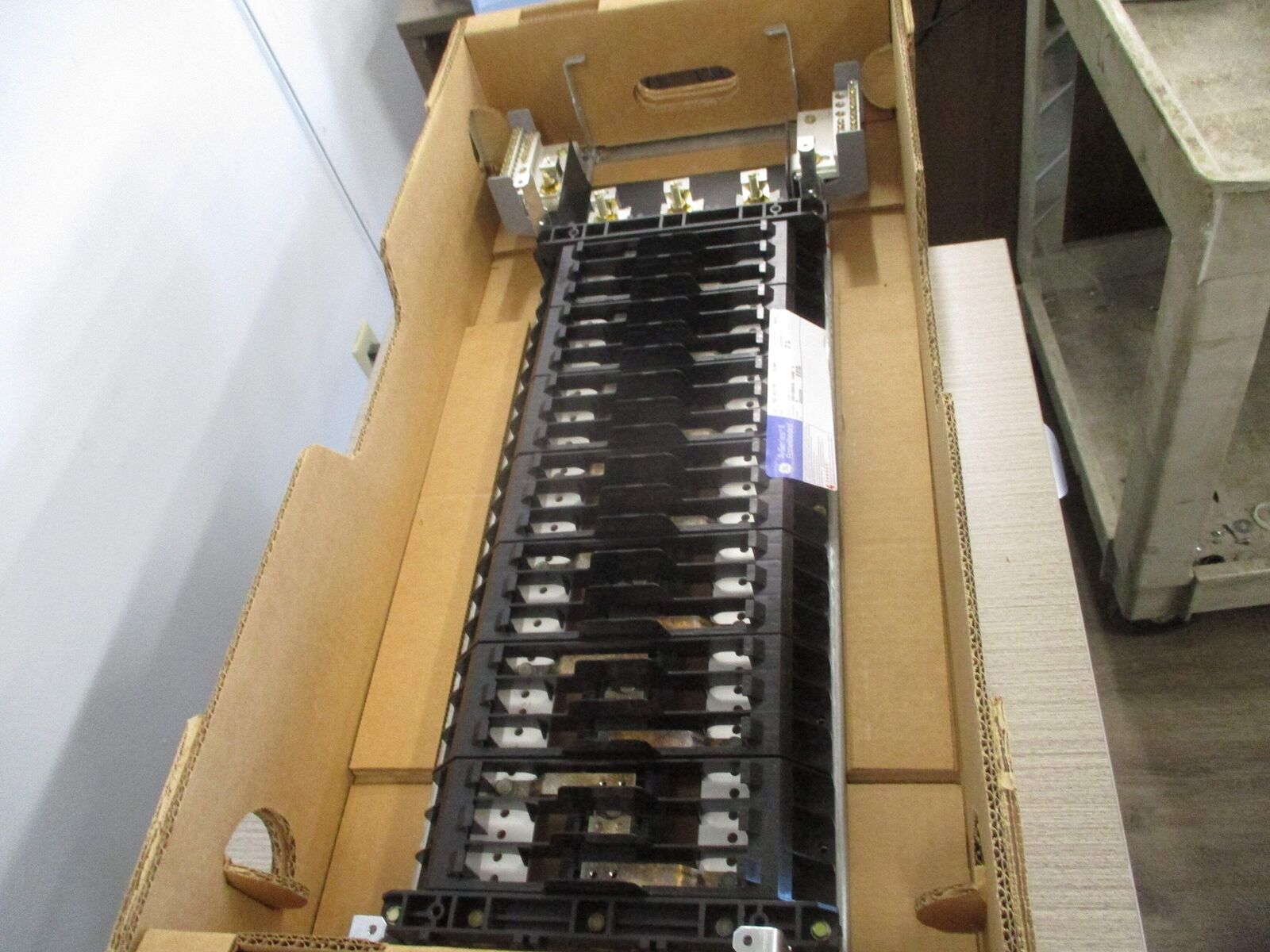 GE A-Series II Panelboard Interior AQF3421MB 125A 208/120V 3P 4W New Surplus