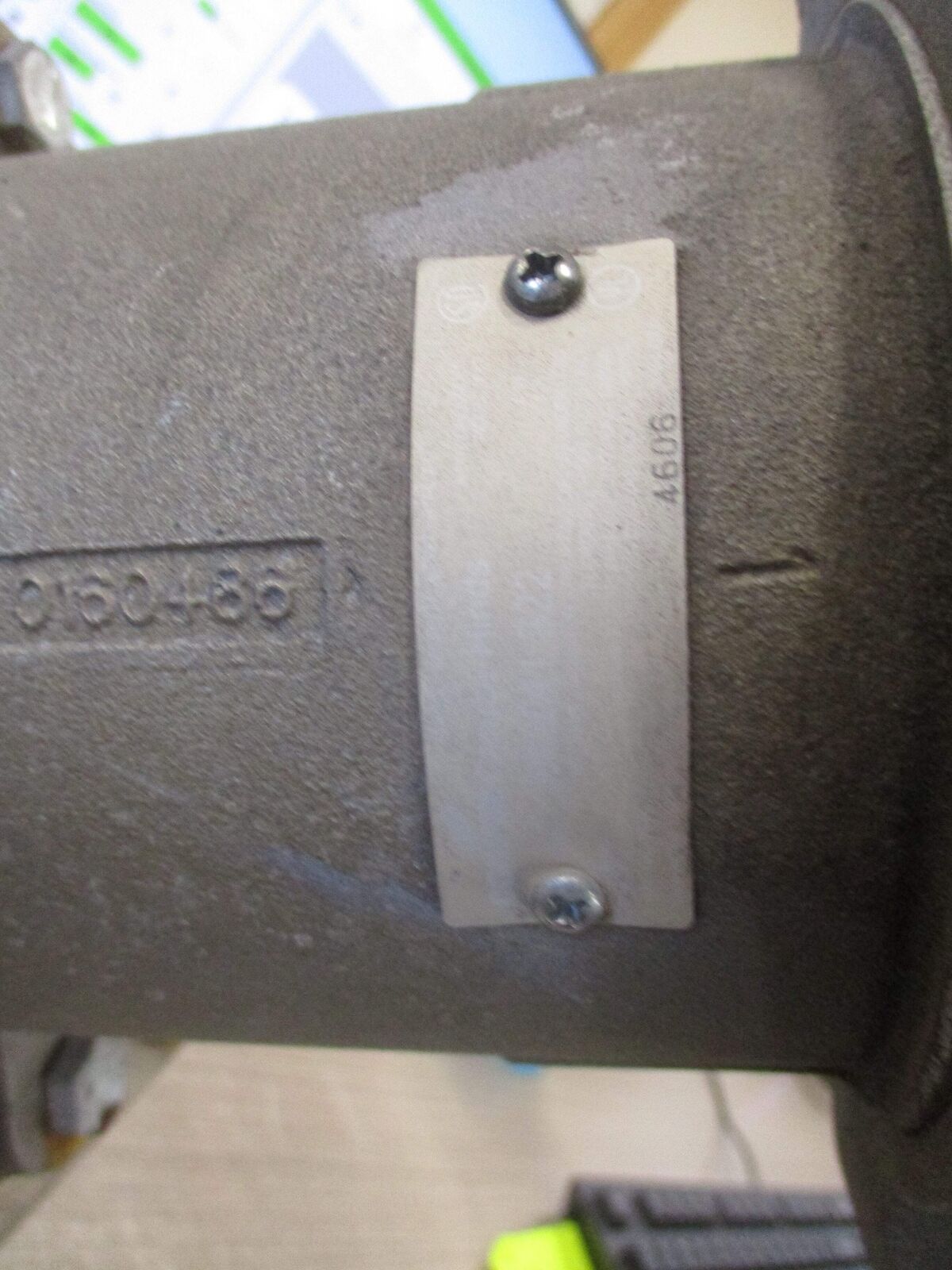 Crouse-Hinds Receptacle AR2041 S22 200A 600V W/Base & Angle Adapter *Cover Stuck