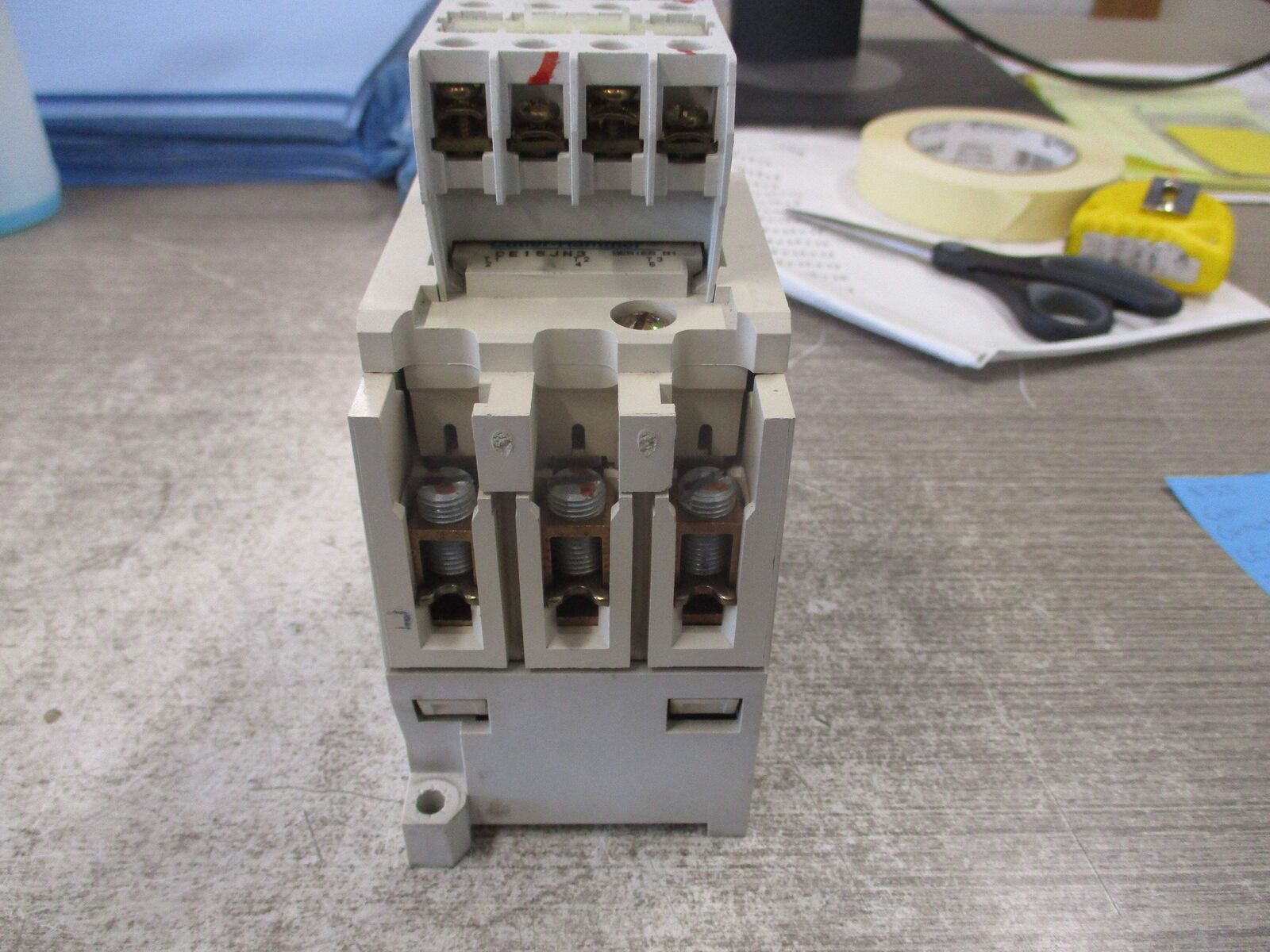 Eaton Contactor CE15JN3 Ser. B1 120V Coil 60A 600V (1) Aux Contact Block Used