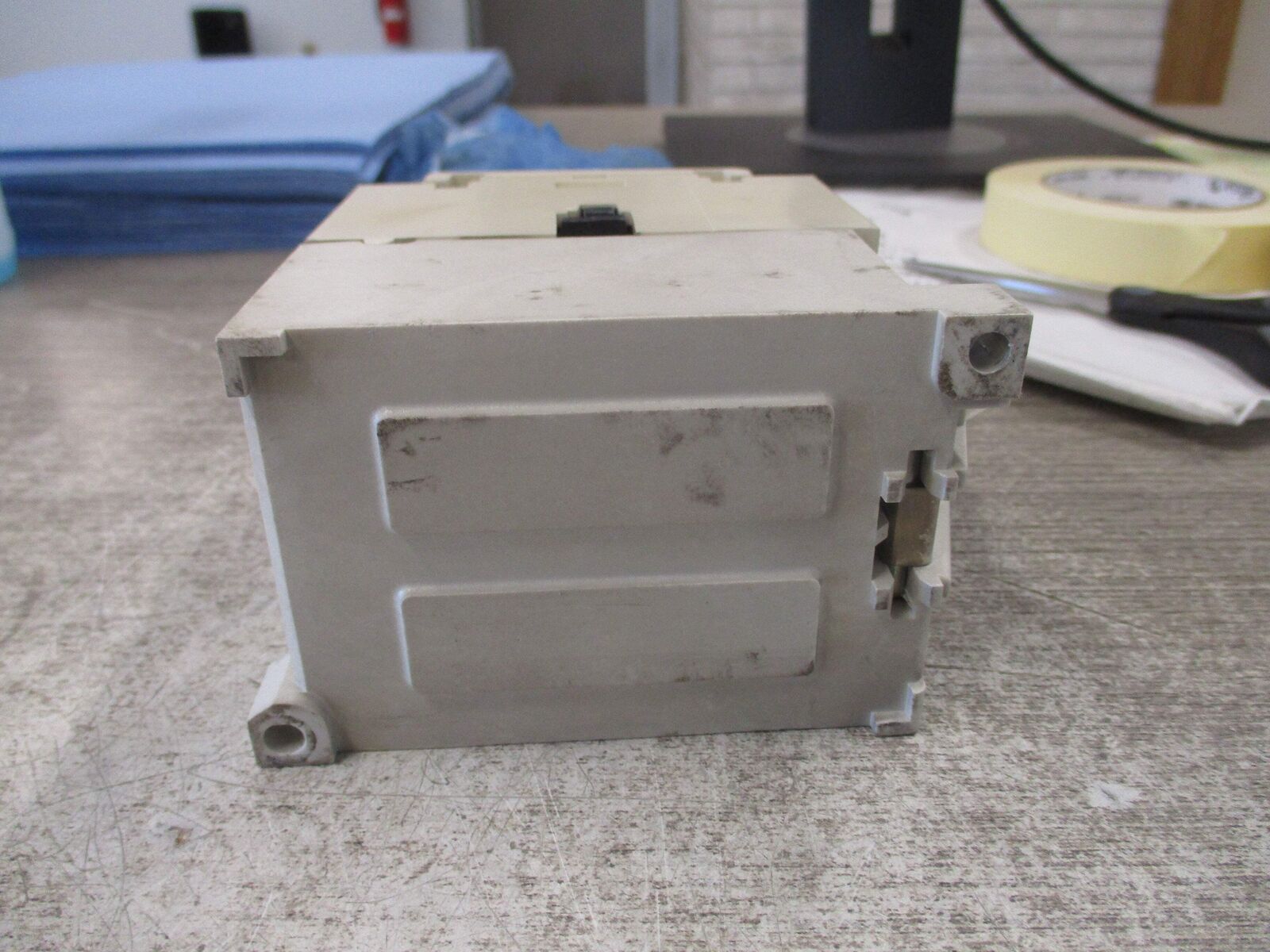 Eaton Contactor CE15JN3 Ser. B1 120V Coil 60A 600V (1) Aux Contact Block Used