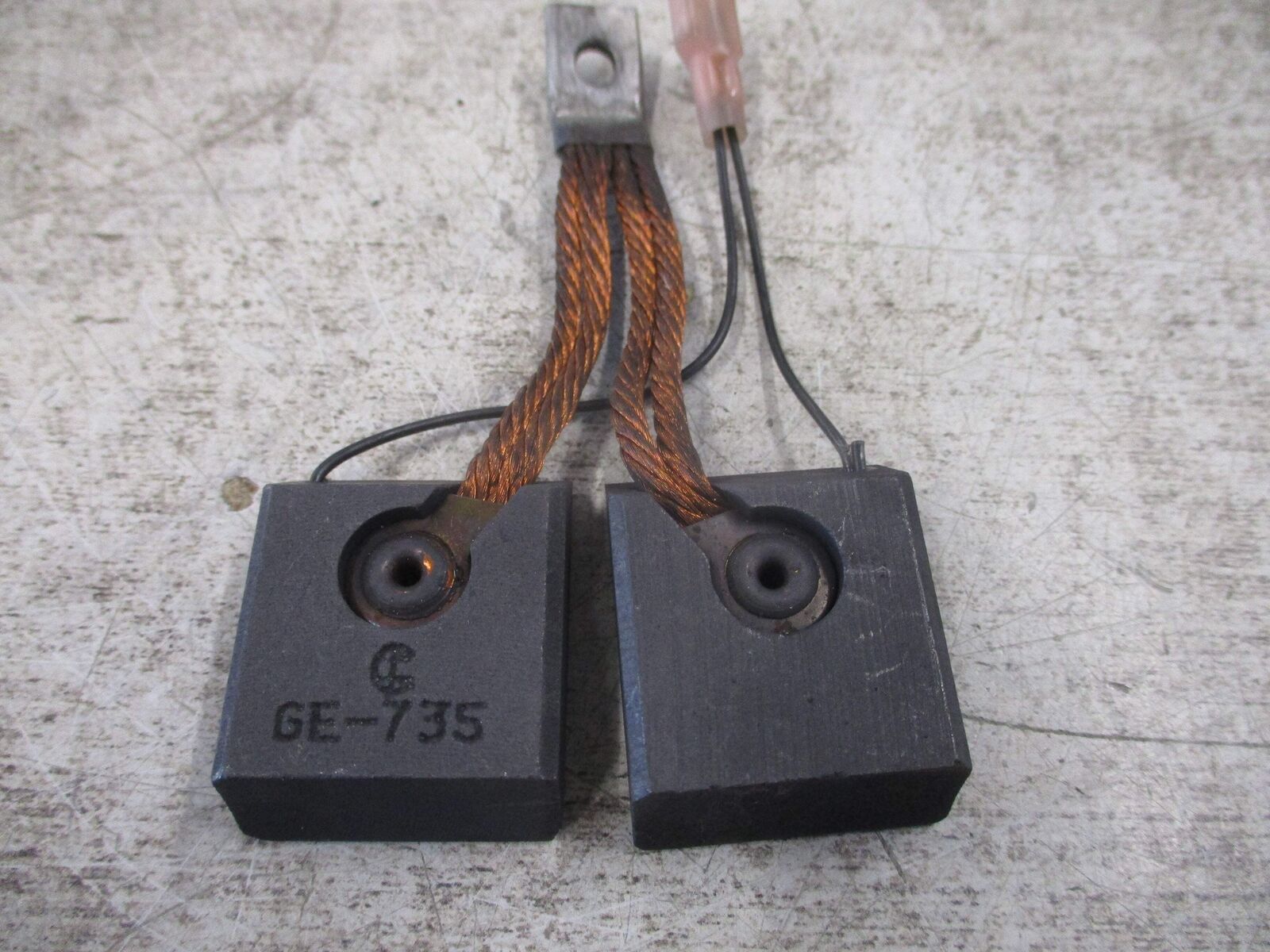 GE Motor Brush GE-735 *No Box* New Surplus