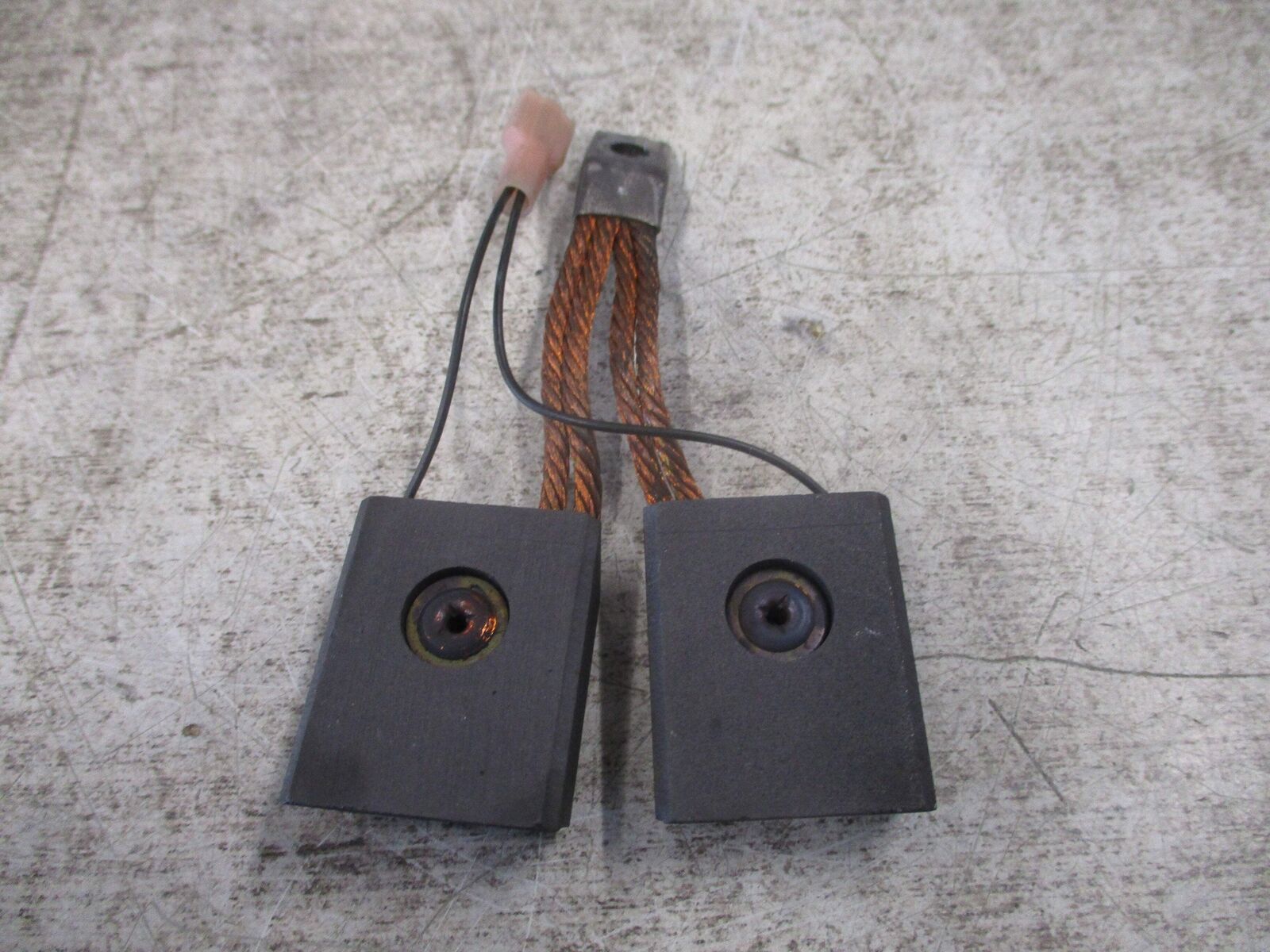 GE Motor Brush GE-735 *No Box* New Surplus