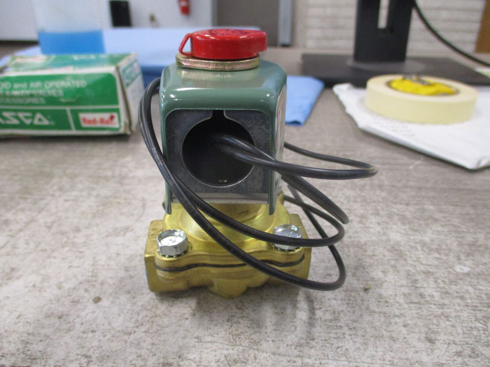 Asco Red-Hat Solenoid Valve 8210C34 V 125 PSI 24V 60Hz New Surplus