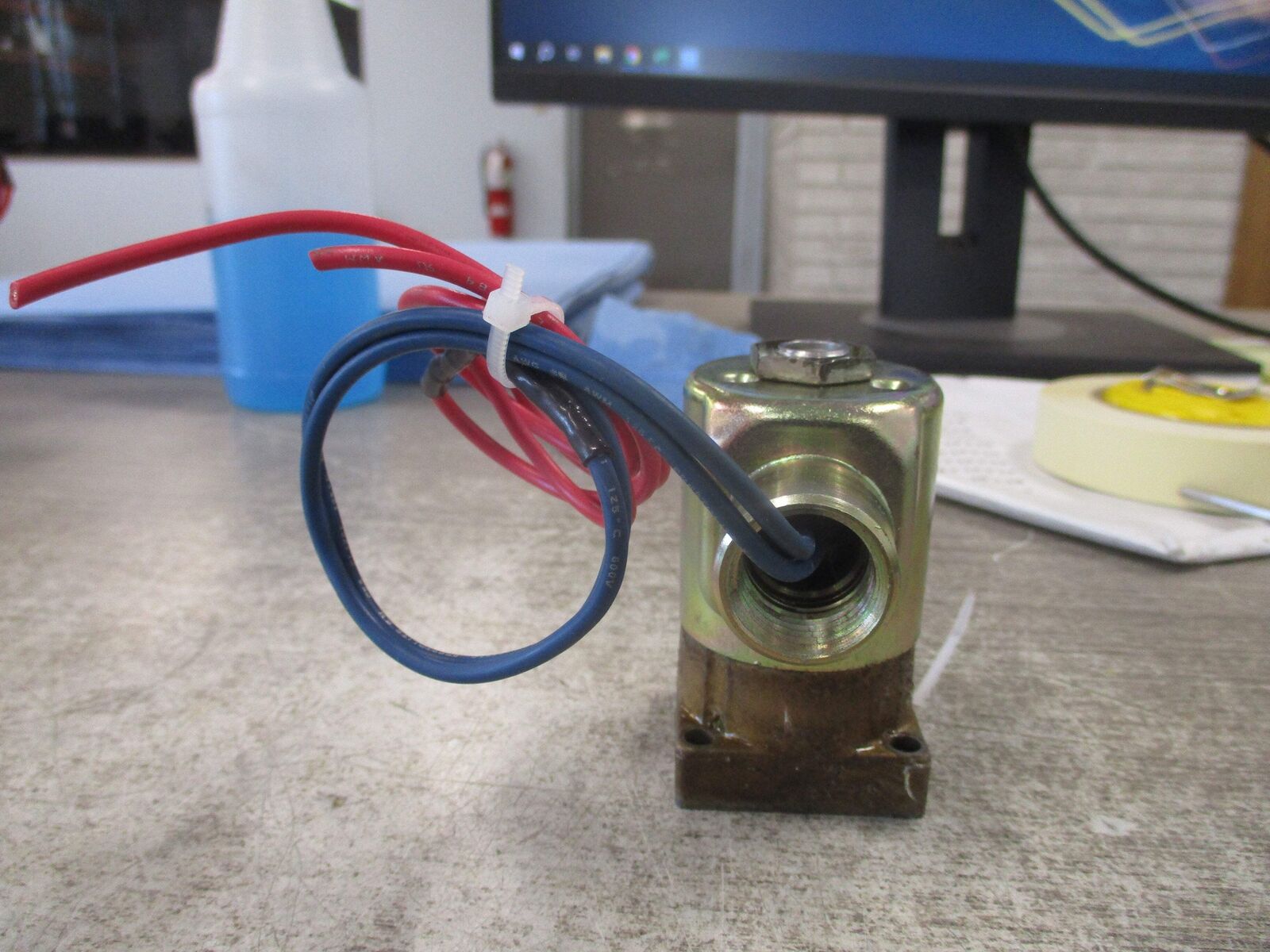 Versa Air Valve ESM-3011-34-120V60 120V 60Hz 0-150 PSI Used