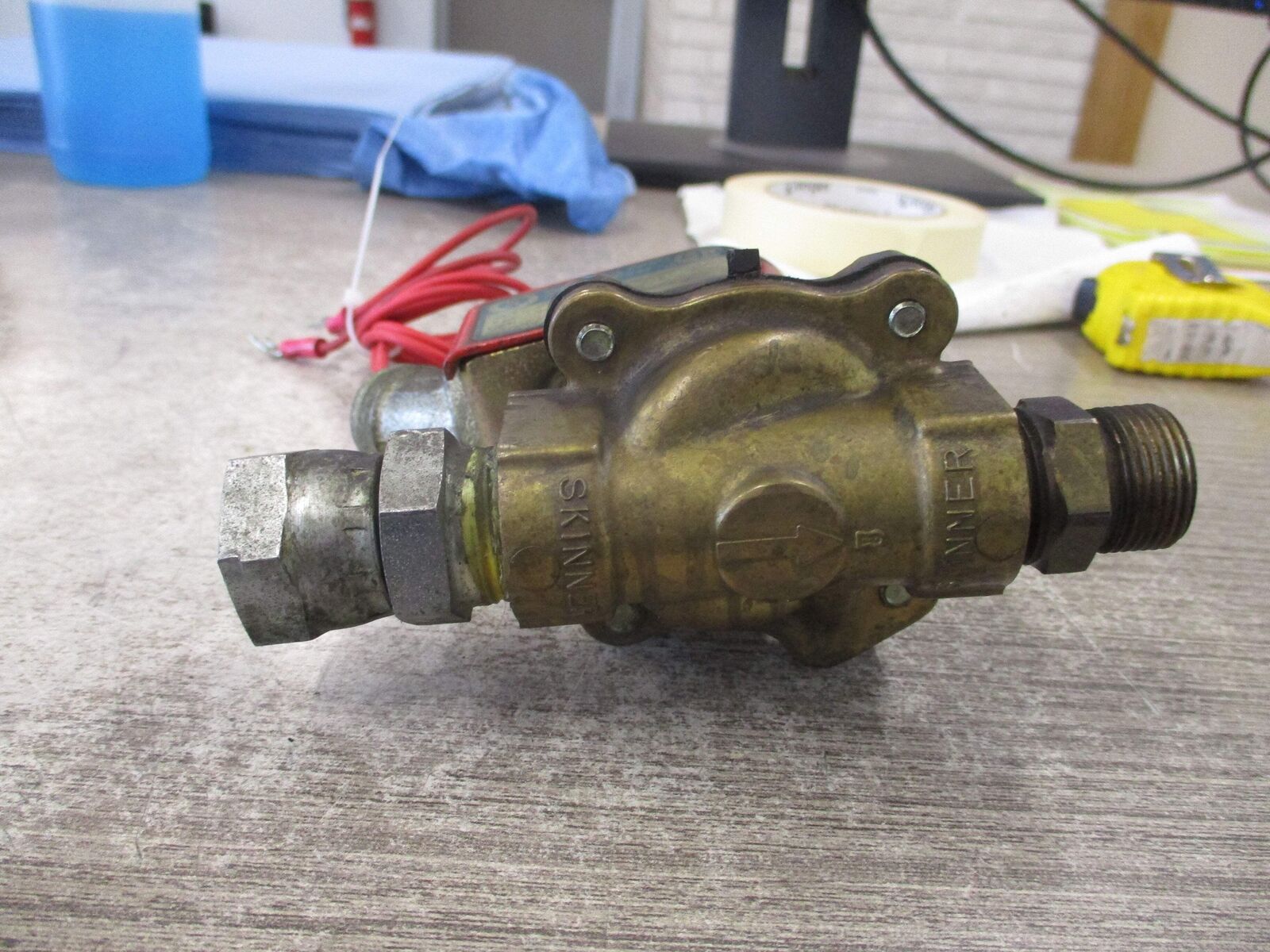Skinner Solenoid Valve 2LB2LBG4102 0-100 PSI 120V 60Hz Used