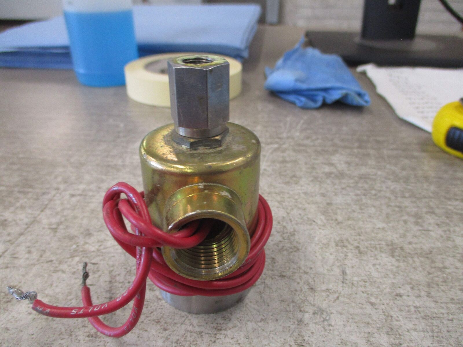 Skinner Solenoid Valve V5D16615 100 PSI 120V 60Hz Used