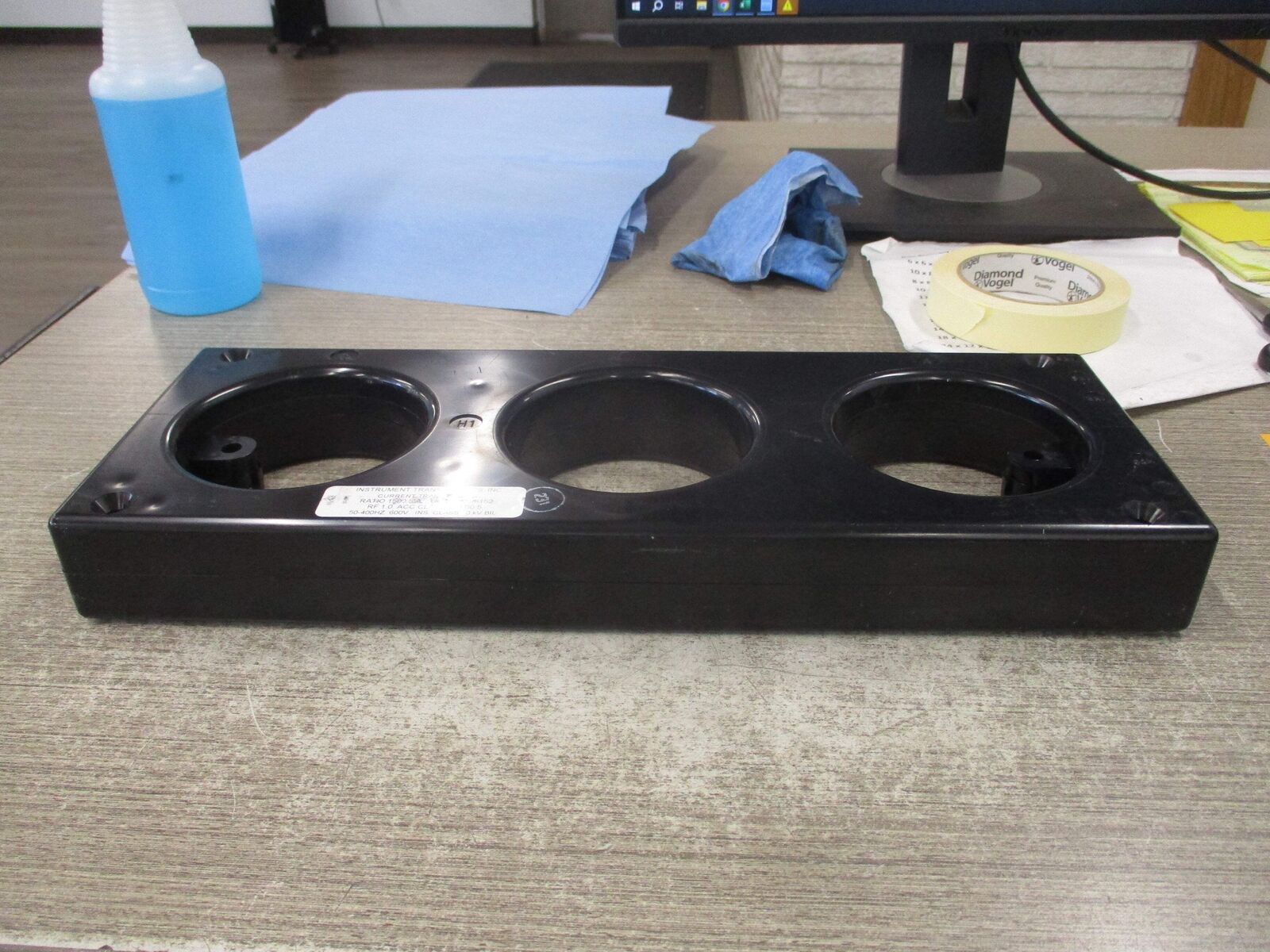 Instrument transformers Current Transformer 3P668-152 Ratio 1500:5A 600V 50-400H