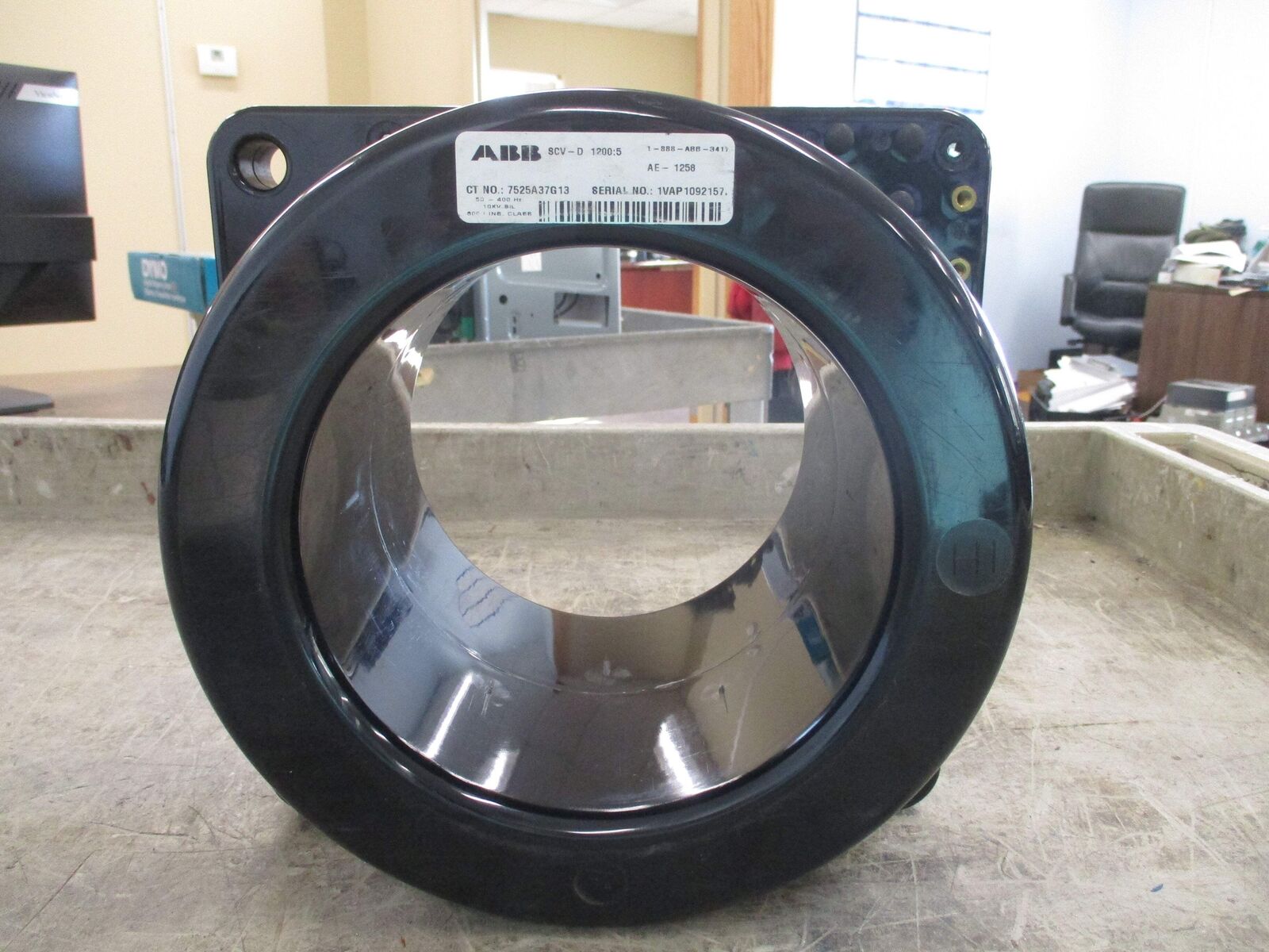 ABB SCV-D Current Transformer 7525A37G13 Ratio 1200:5A 600V 50-400Hz 10kV BIL Us