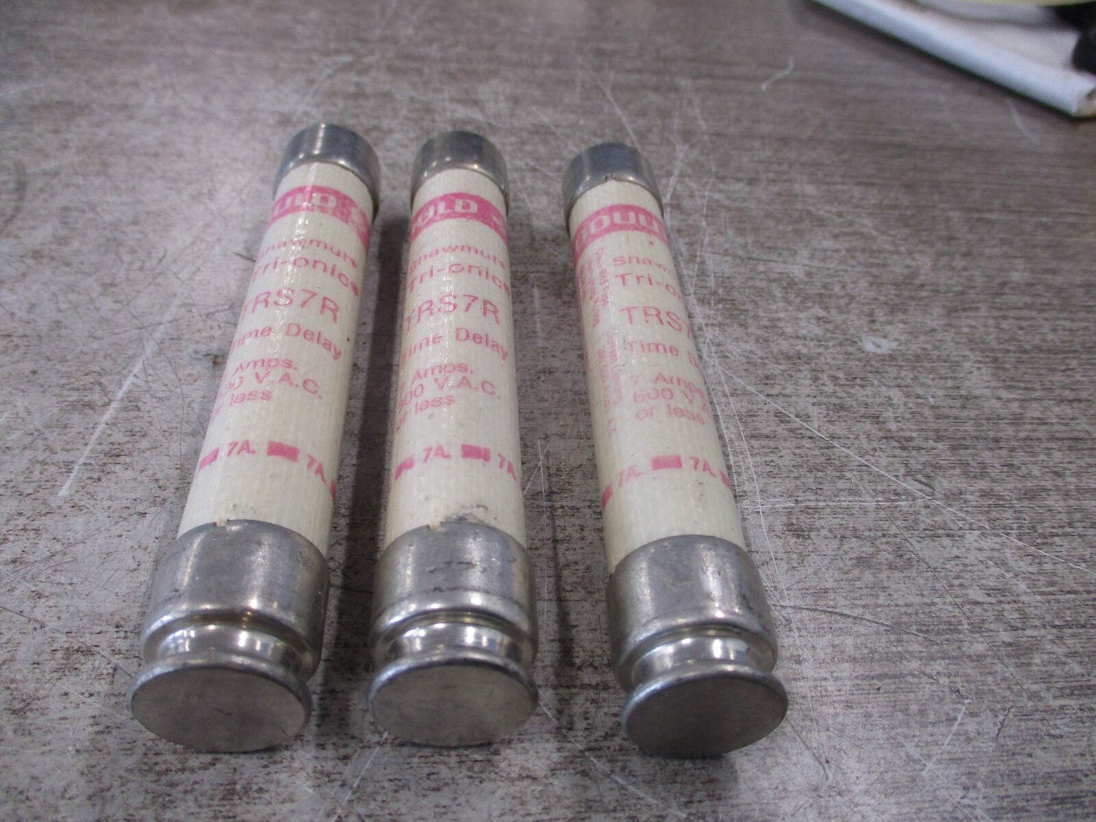 Gould Shawmut Tri-Onic Fuse TRS7R 7A 600V *Lot of 3* Used