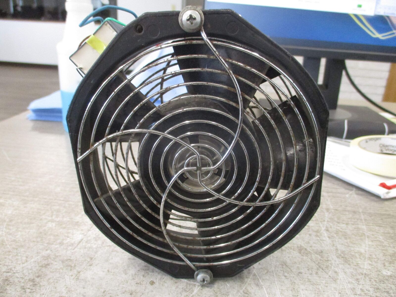 ETRI Axial Fan 148VK0281030 208-240V 50/60Hz 35/33W 200/170mA *Missing Terminal
