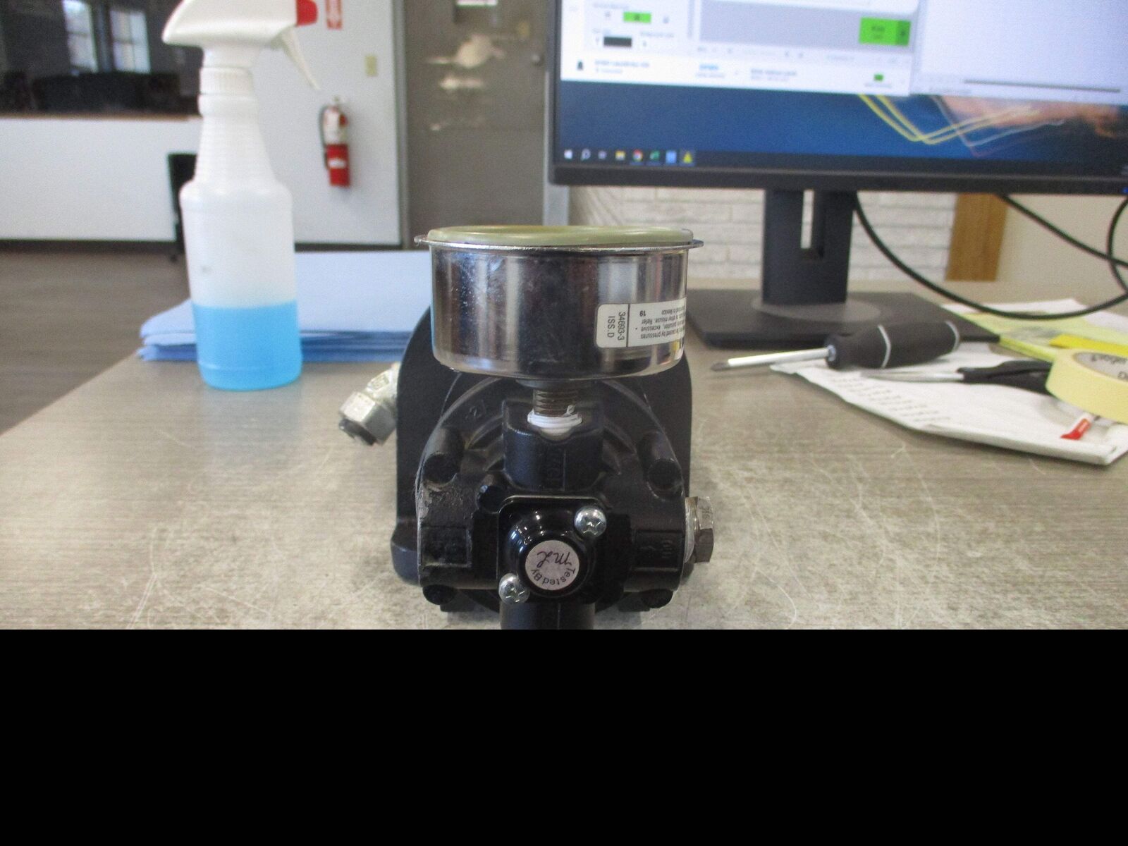 Fairchild Motor Set Precision Regulator 1210B-10163C Range: 2-150PSI Valve:10233