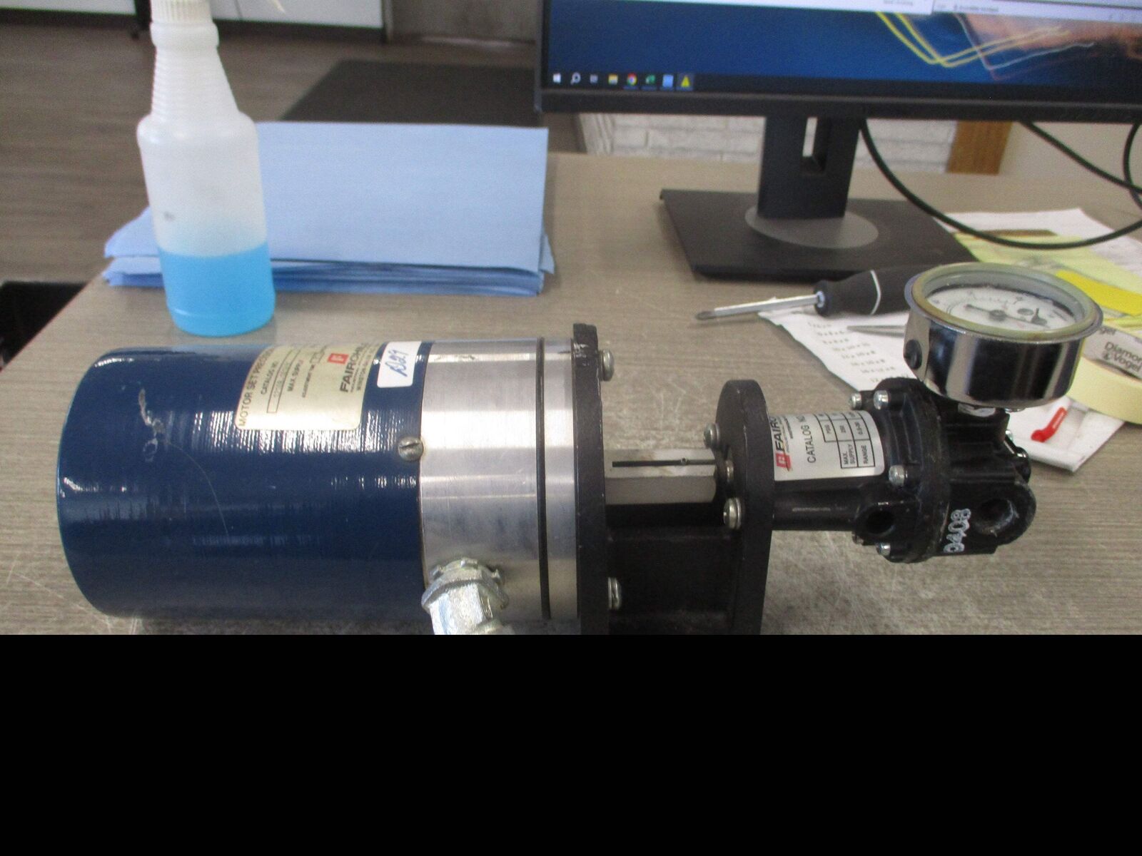 Fairchild Motor Set Precision Regulator 1210B-10163C Range: 2-150PSI Valve:10233