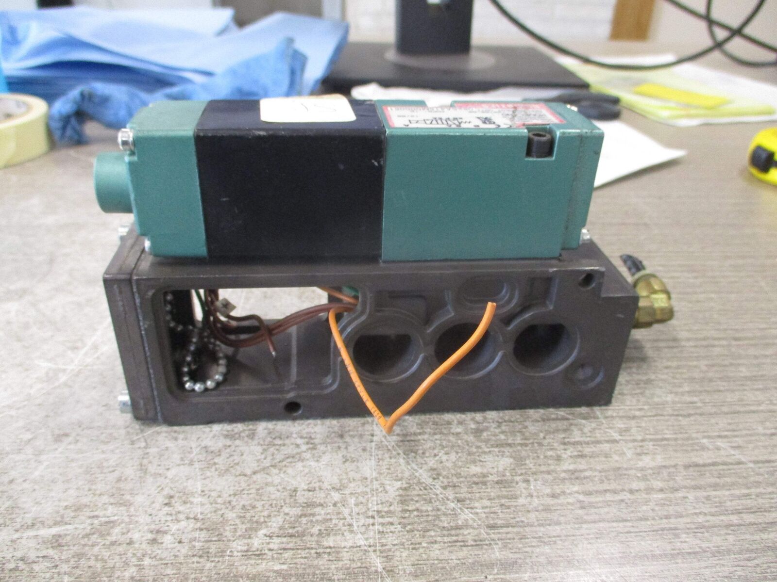 Numatics Solenoid Valve 082SA415M000061 120V 0.15A 150 PSIG Used