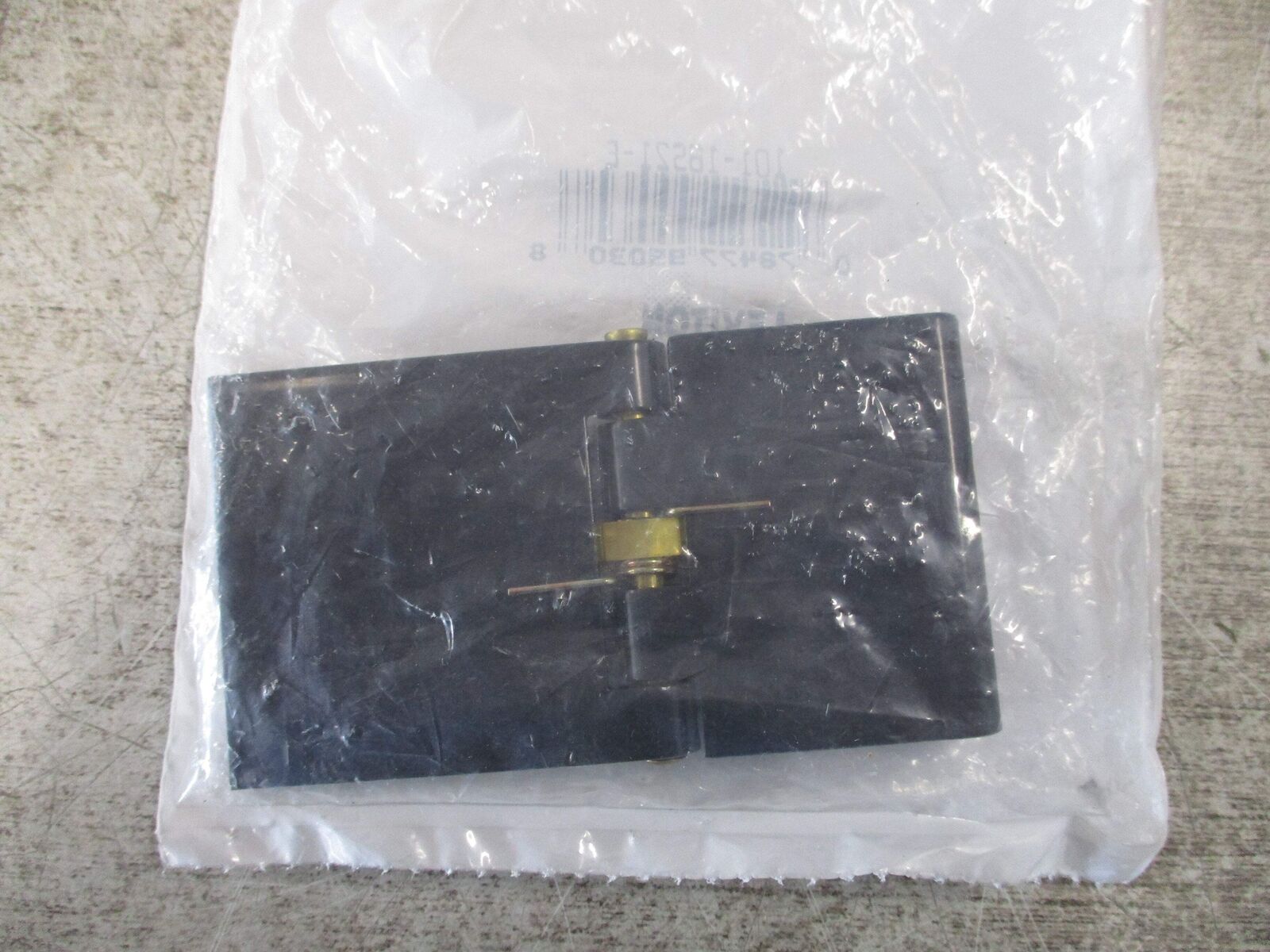 Leviton Snap Back Cover 101-16S21-E New Surplus
