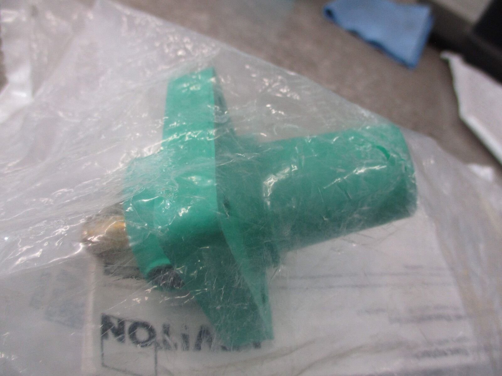 Leviton Female Panel Connector 315-16R24-G 400A 600V New Surplus