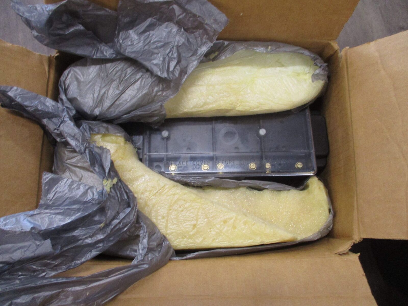 Instrument Transformers Potential Transformer 3VTL460-208 Pri: 208V Ratio 3:1 60