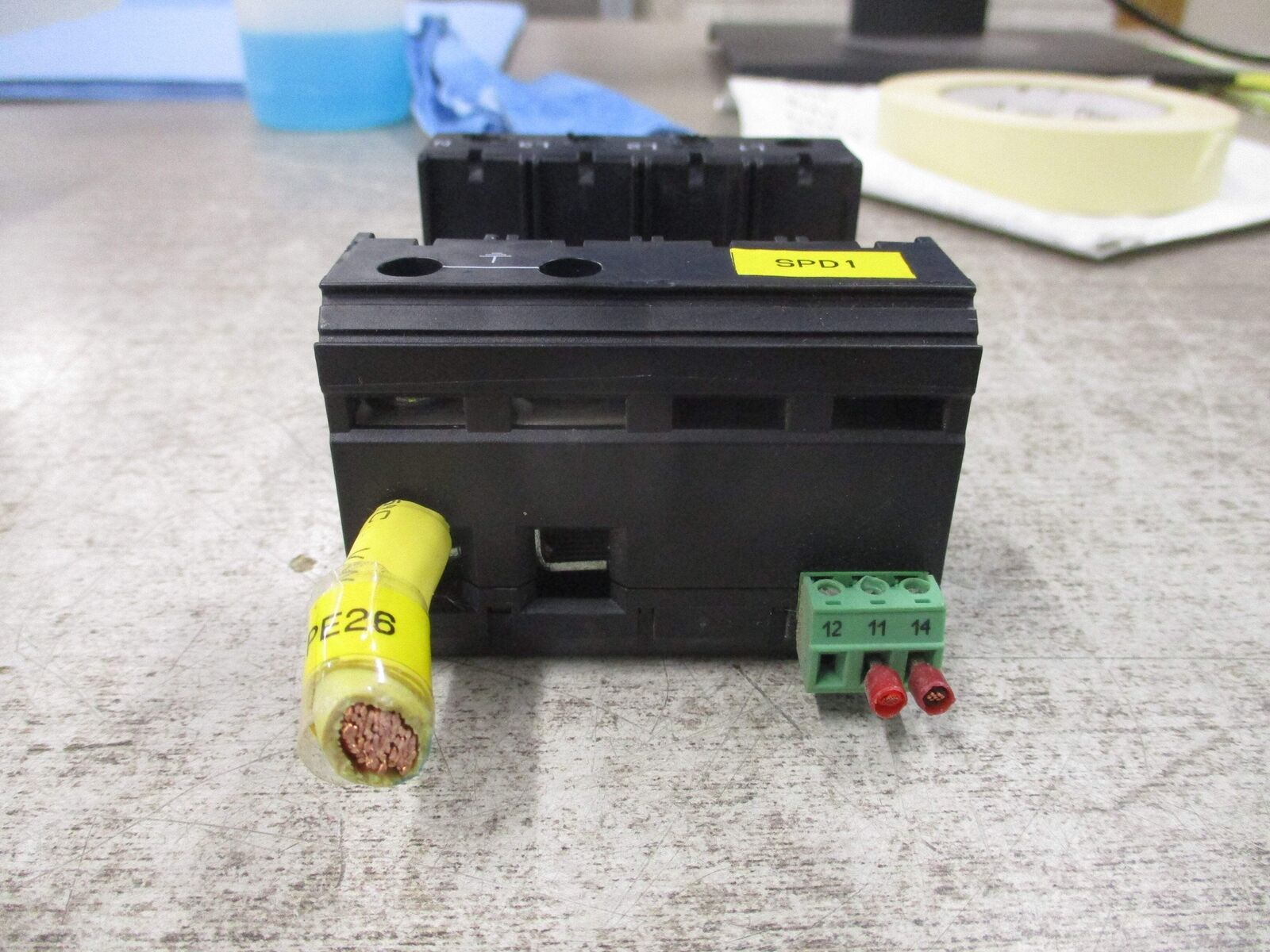 Phoenix Contact VAL-MS/3+1-BE/FM Base 2838898 *Broken Din Rail Mount* Used