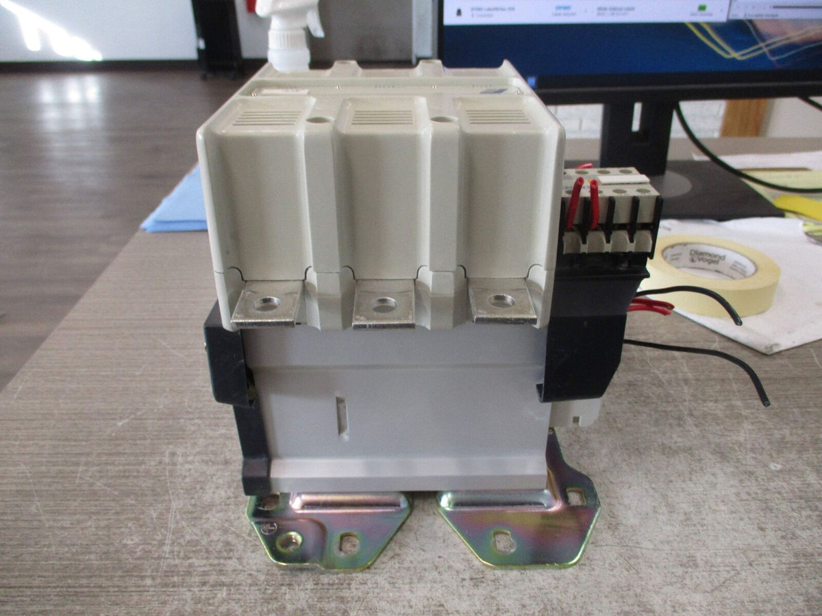 Telemecanique Contactor LC1 F 400 120V Coil 420A 600V (1) Aux Contact Block Used