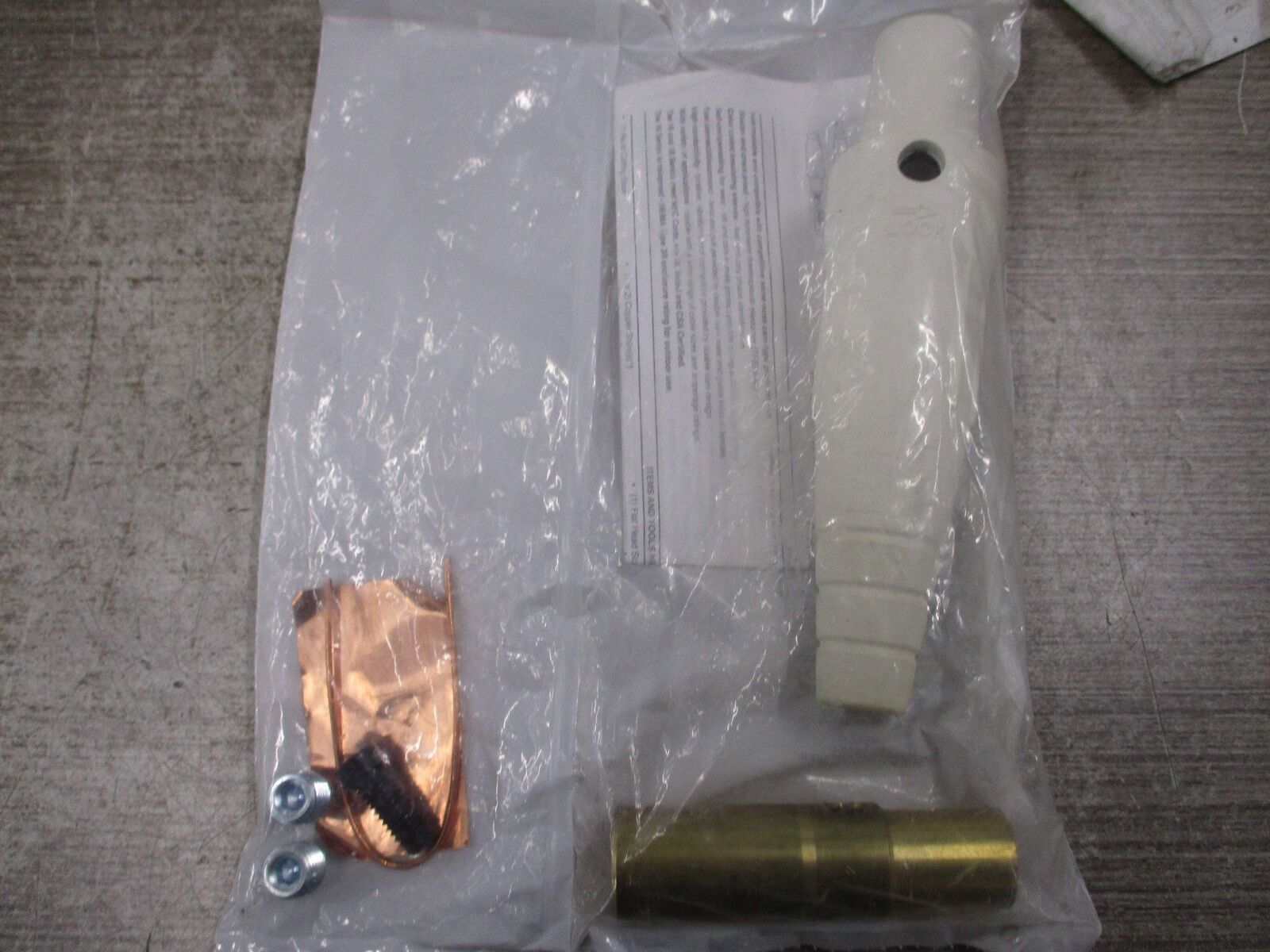 Leviton SP Female Detachable Plug 162-16D33-UW 400A 600V New Surplus