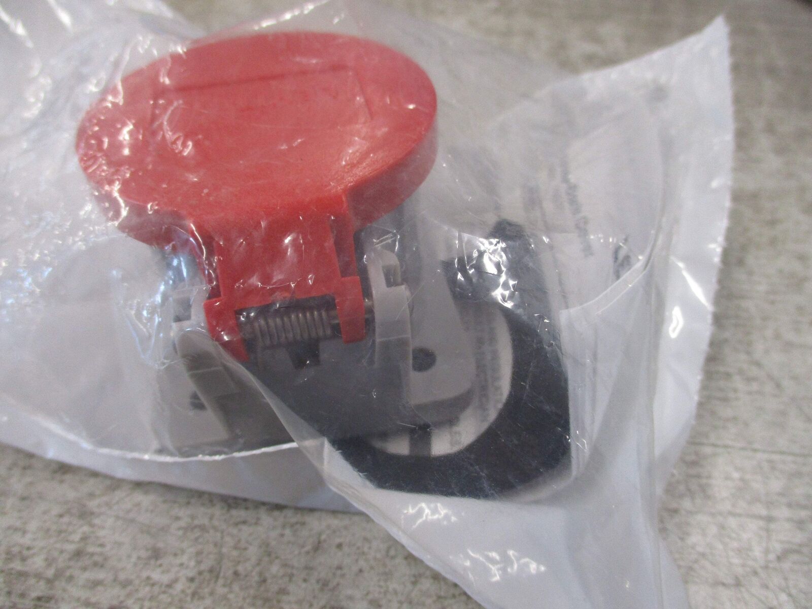 Leviton Nema 3R Receptacle Housing 103-16S31-R New Surplus
