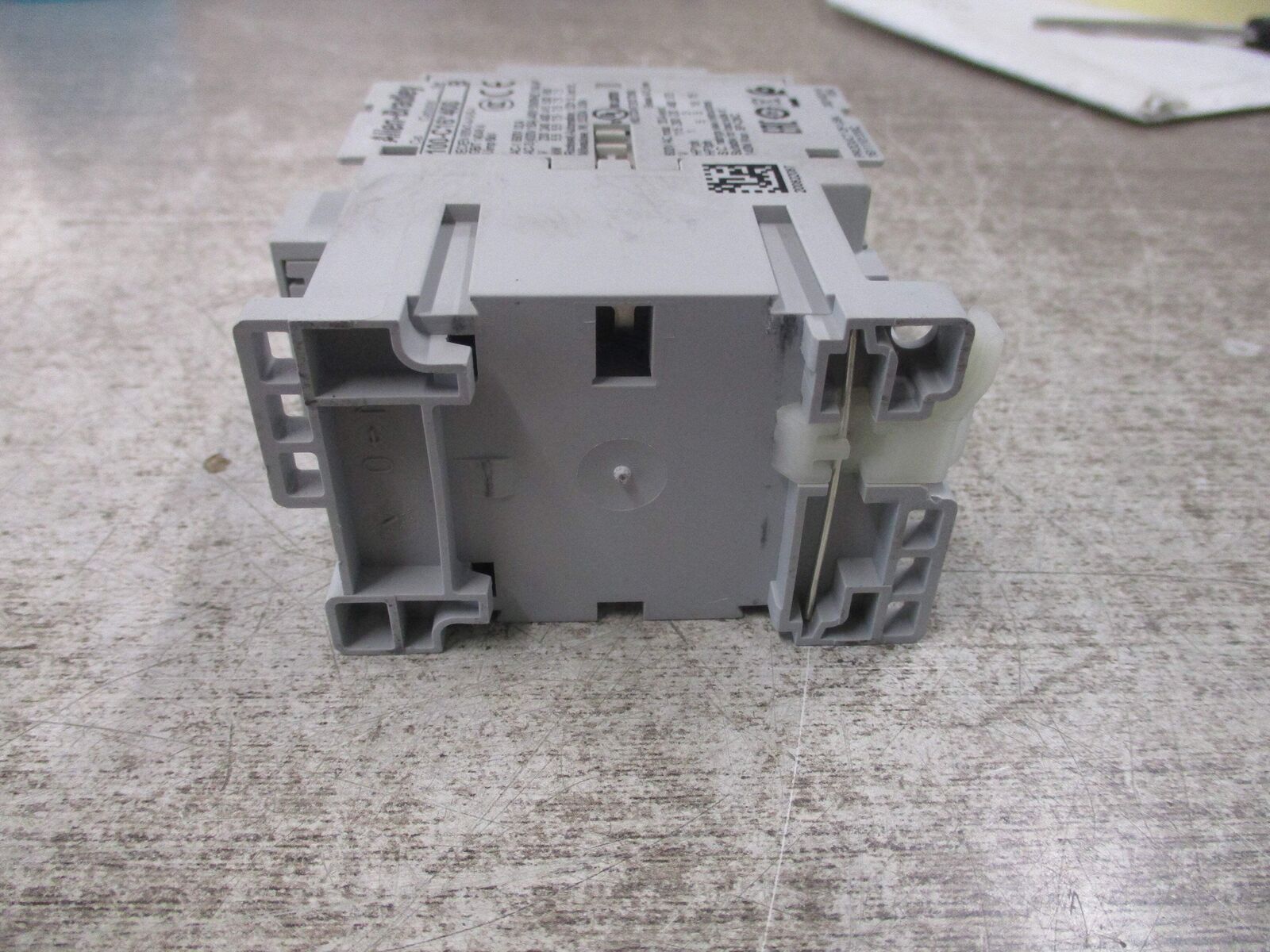 Allen-Bradly Contactor 100-C16*400 Ser. B 120V Coil 30A 600V W/Aux Contact Block