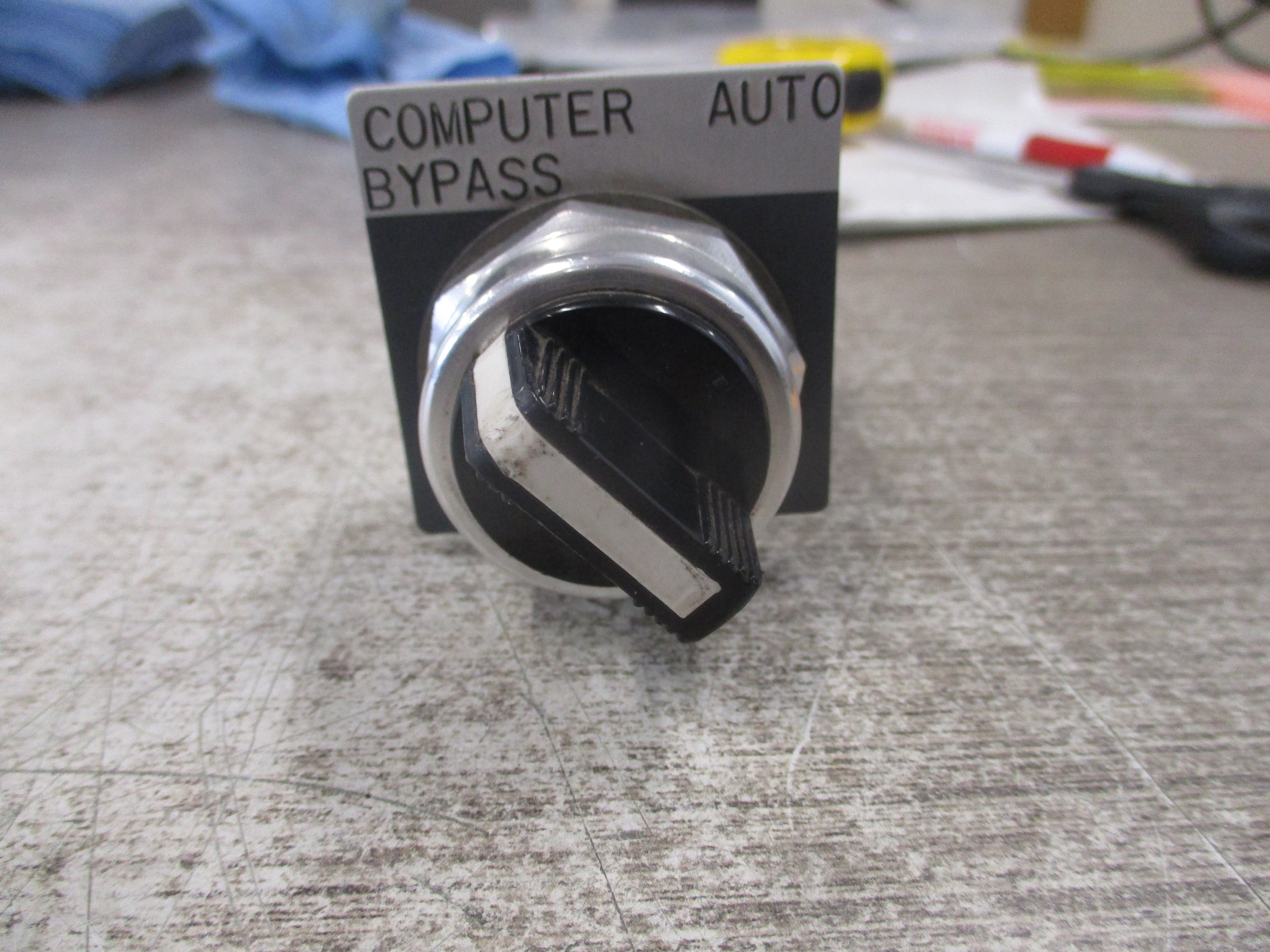 Allen-Bradley Selector Switch 800T-H2 Ser. T Nema Type 4, 13 Used