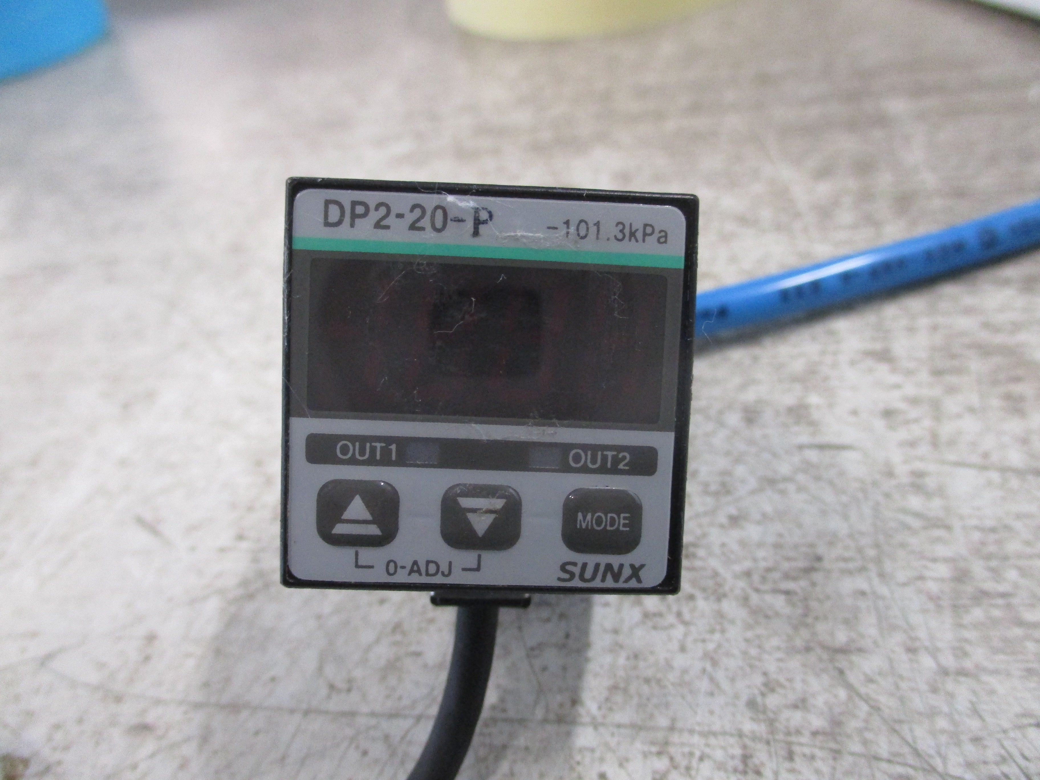SUNX Pressure Sensor DP2-20-P -101.3 KPa 12-24VDC Used