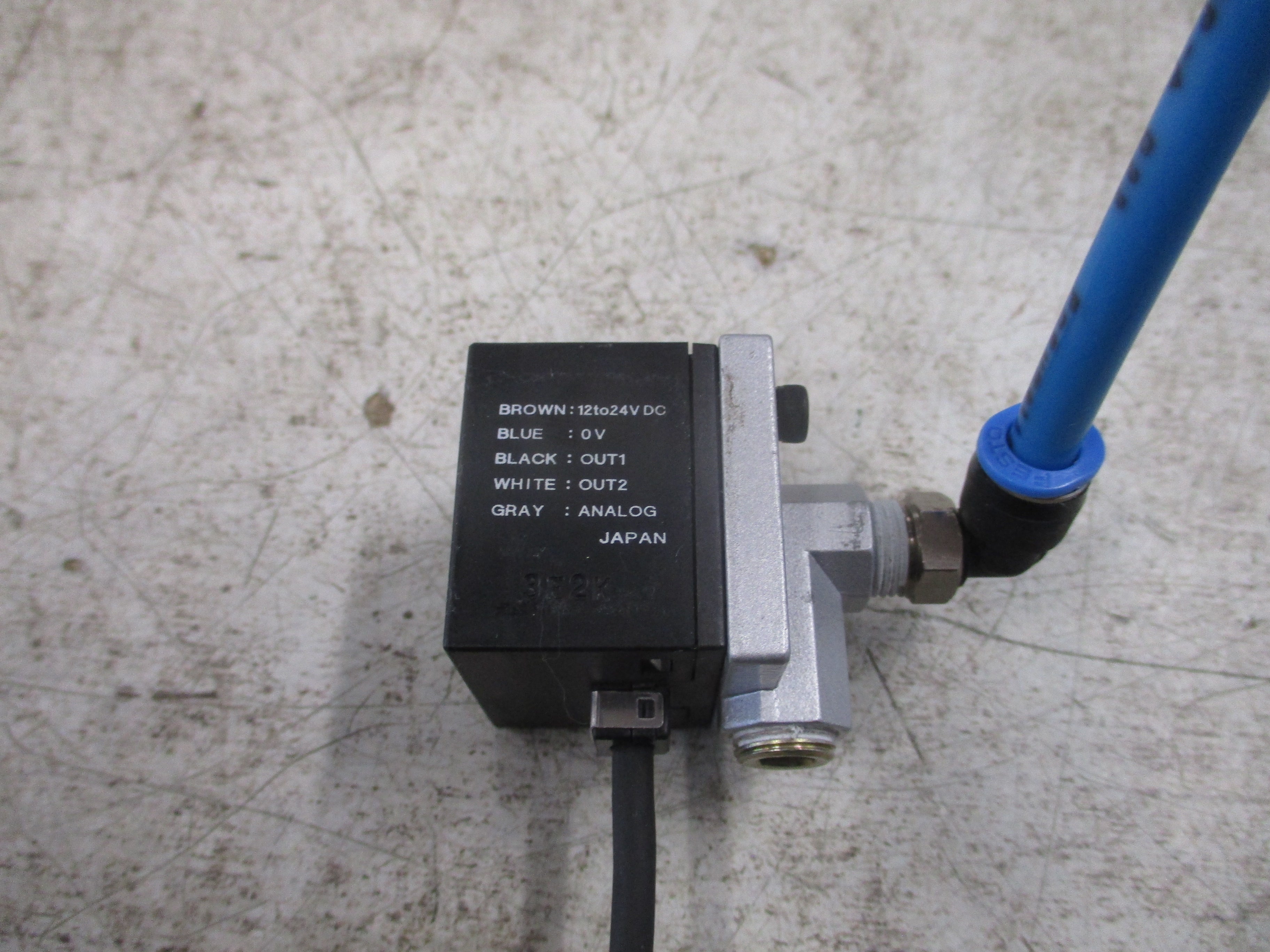 SUNX Pressure Sensor DP2-20-P -101.3 KPa 12-24VDC Used