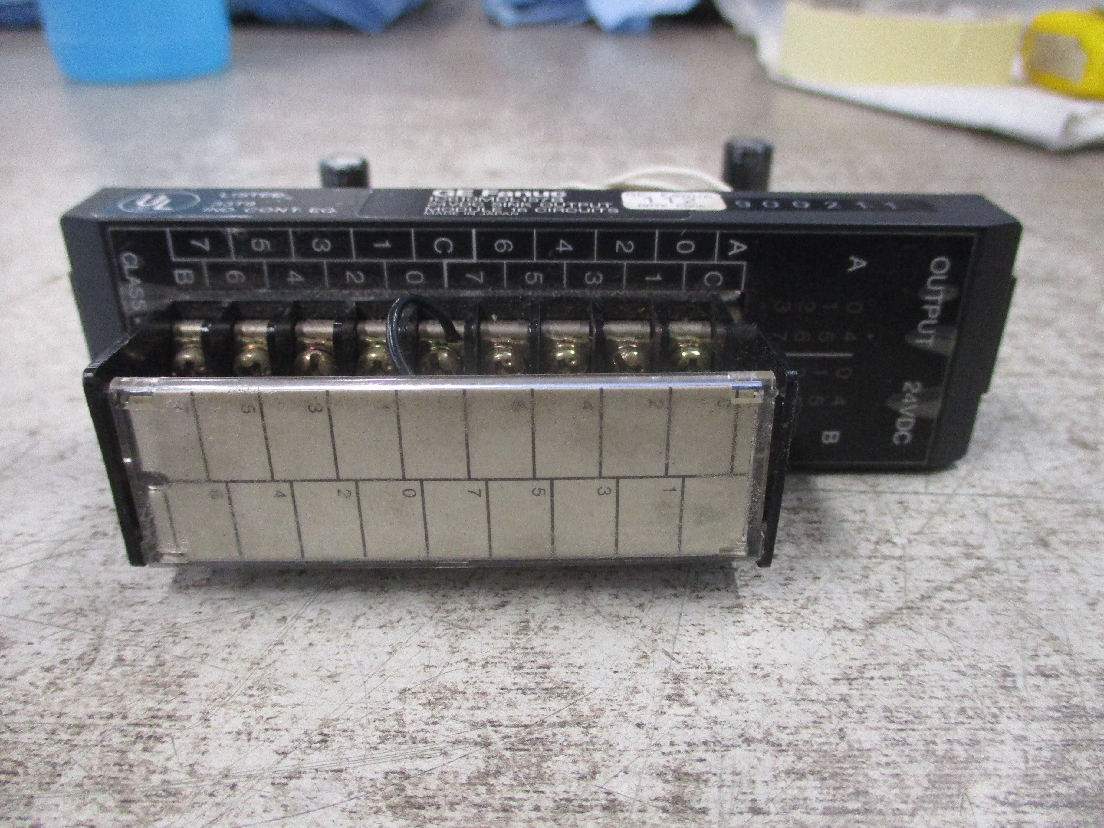GE Fanuc Sink Output Module IC610MDL157B 24VDC 16-Circuits Used