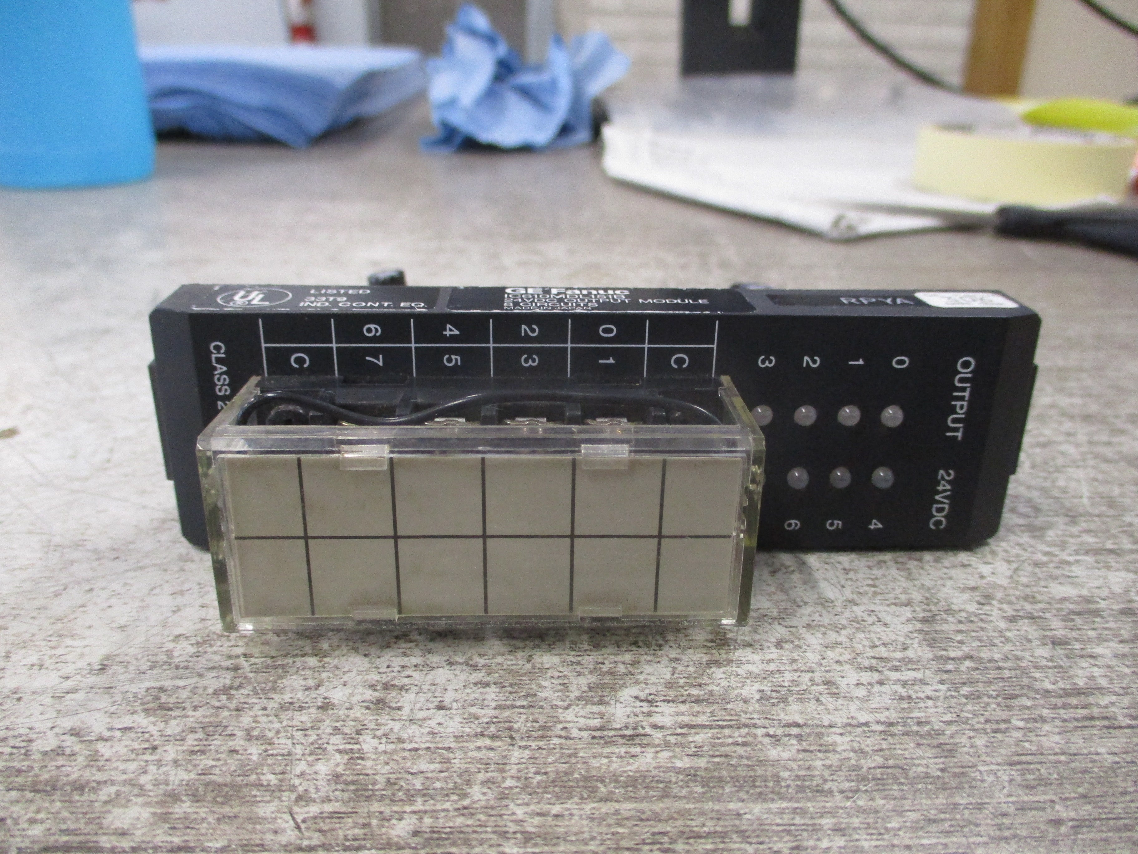 GE Fanuc Output Module IC610MDL151B 24VDC 8-Circuits Used