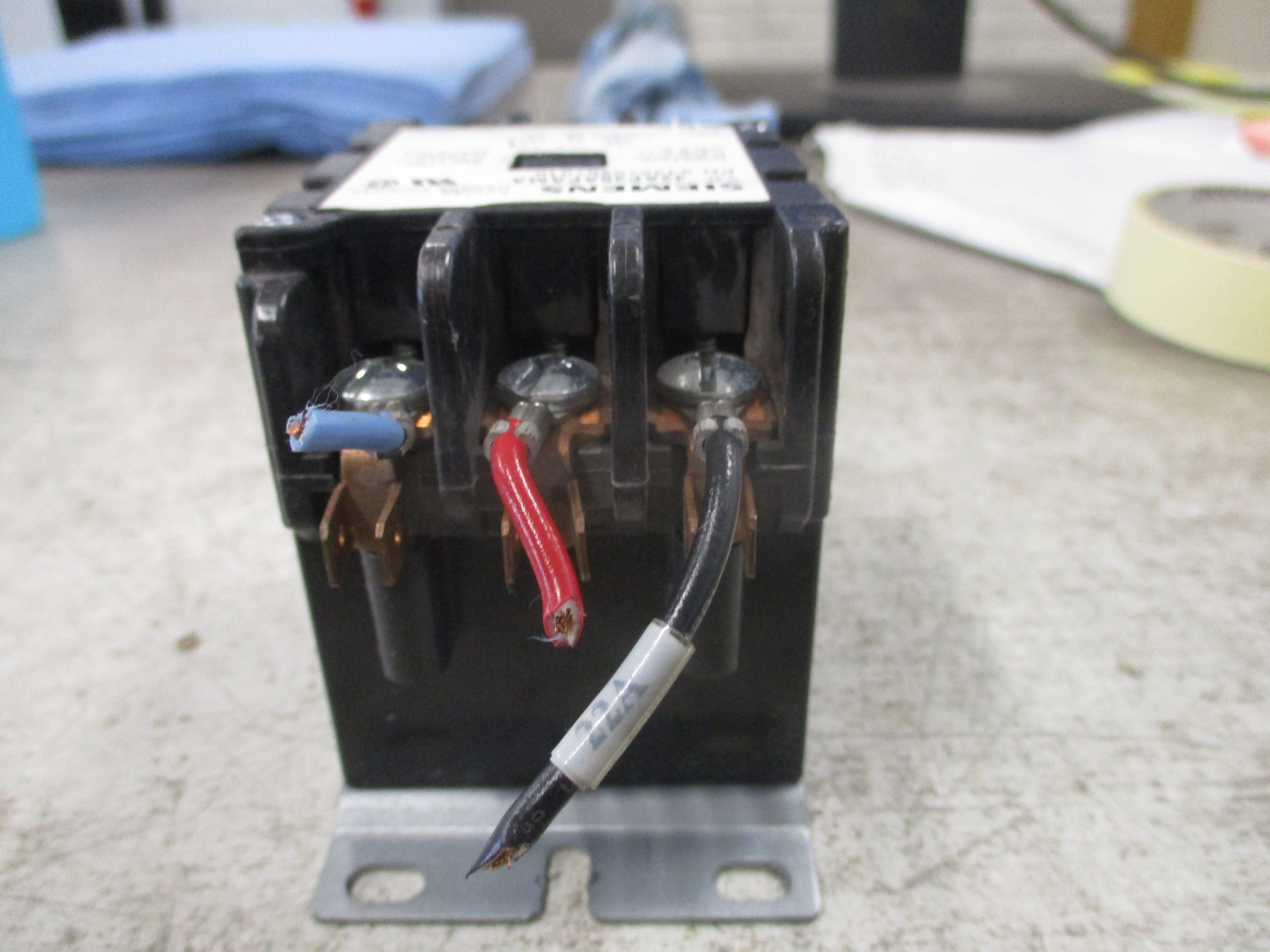 Siemens Furnas Definite Purpose Contactor 42AF35AFAMA 120V Coil 25A 600V Used