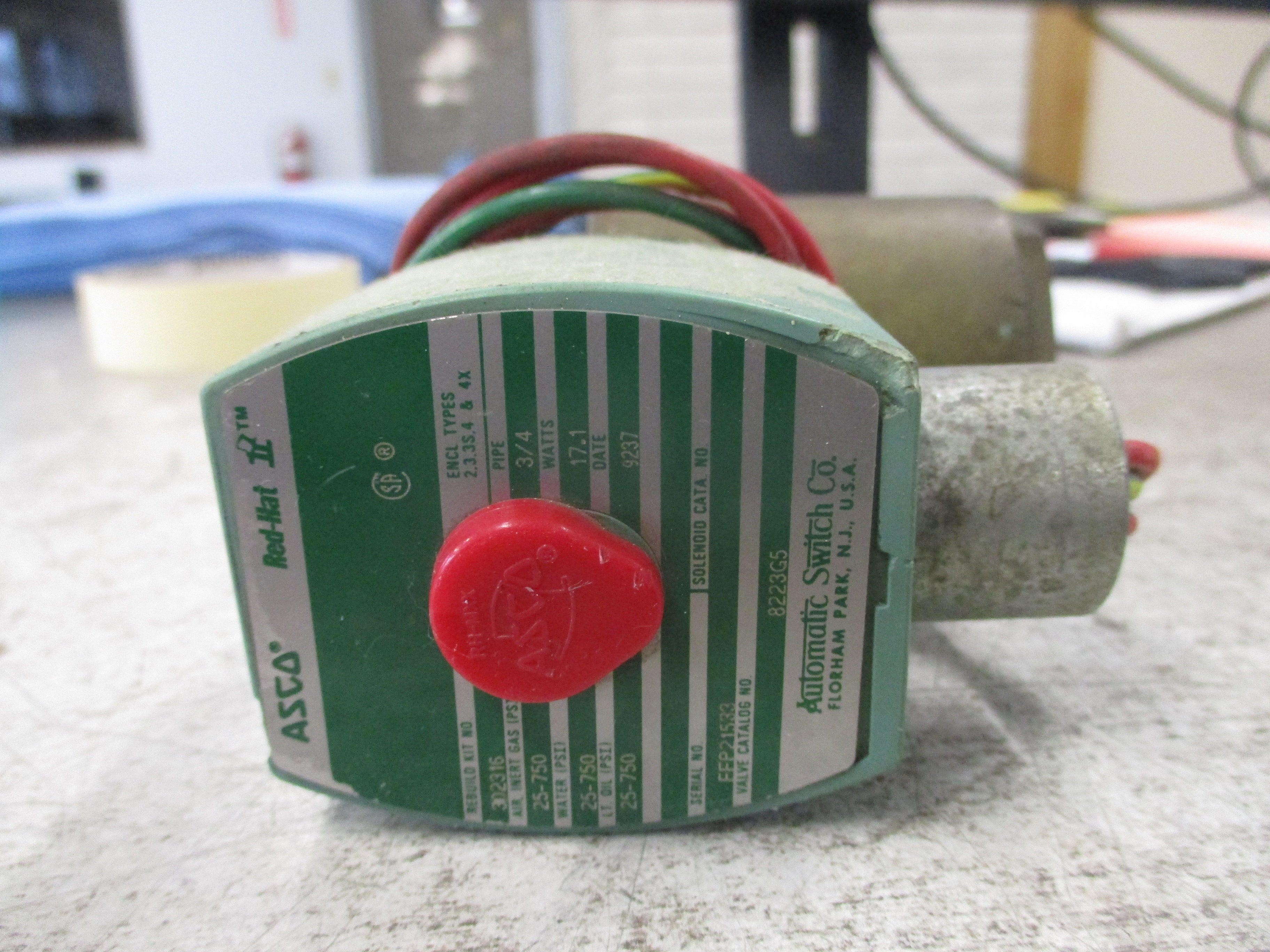 Asco Red-Hat II Solenoid Valve 8223G5 25-750 PSI Used