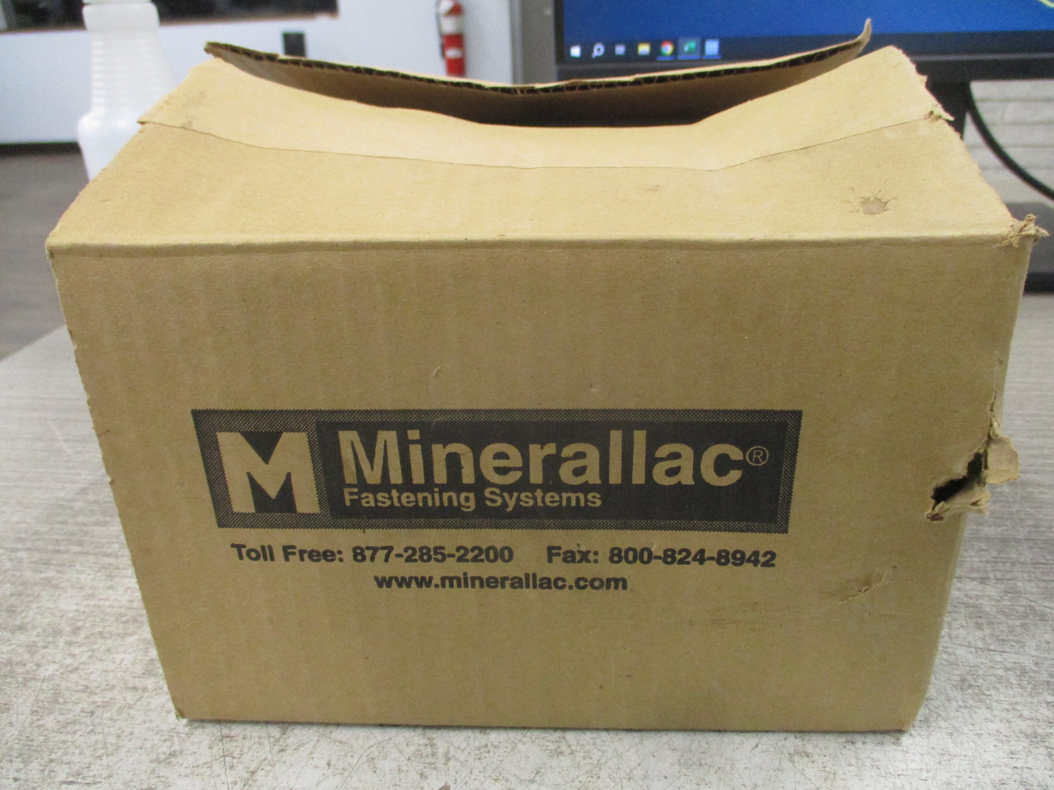Minerallac Two-Hole Strap HD295M 3½" *Box of 5* New Surplus