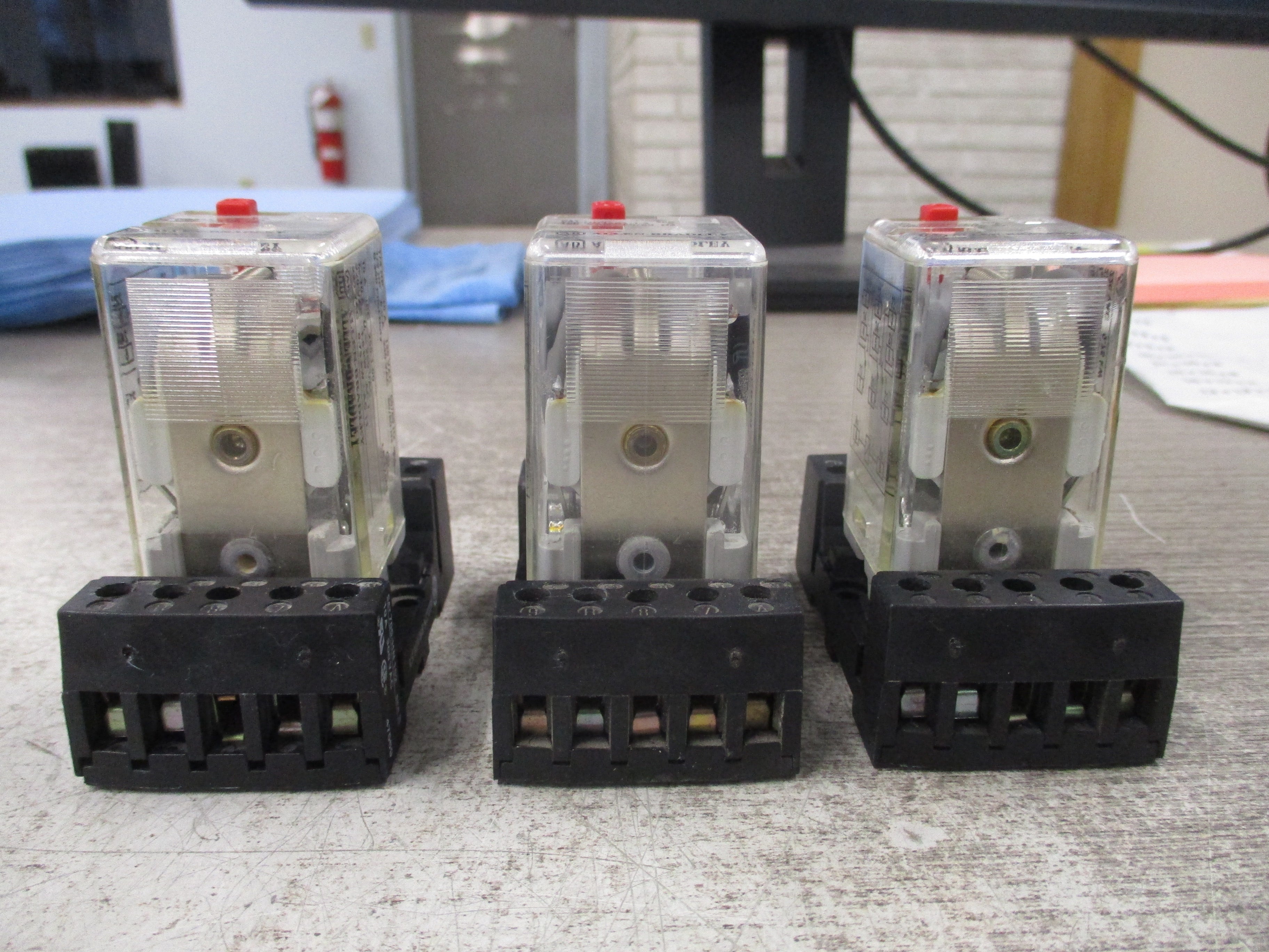 Allen-Bradley Relay 700-HB33A1-1-4 Ser. A 120V Coil W/Base *Lot of 3* Used