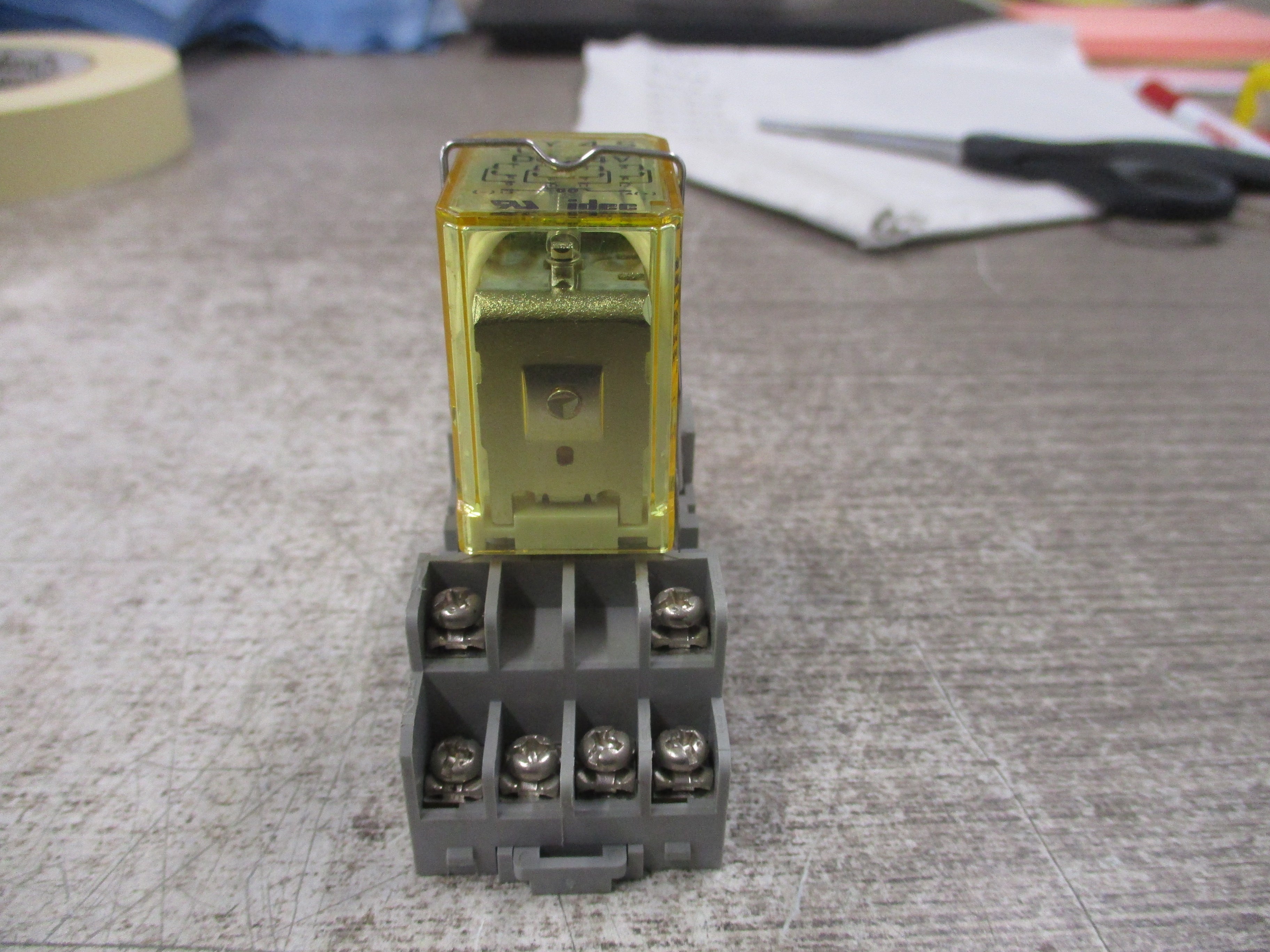 Idec Relay RY4S-U 24VDC Coil W/Base Used