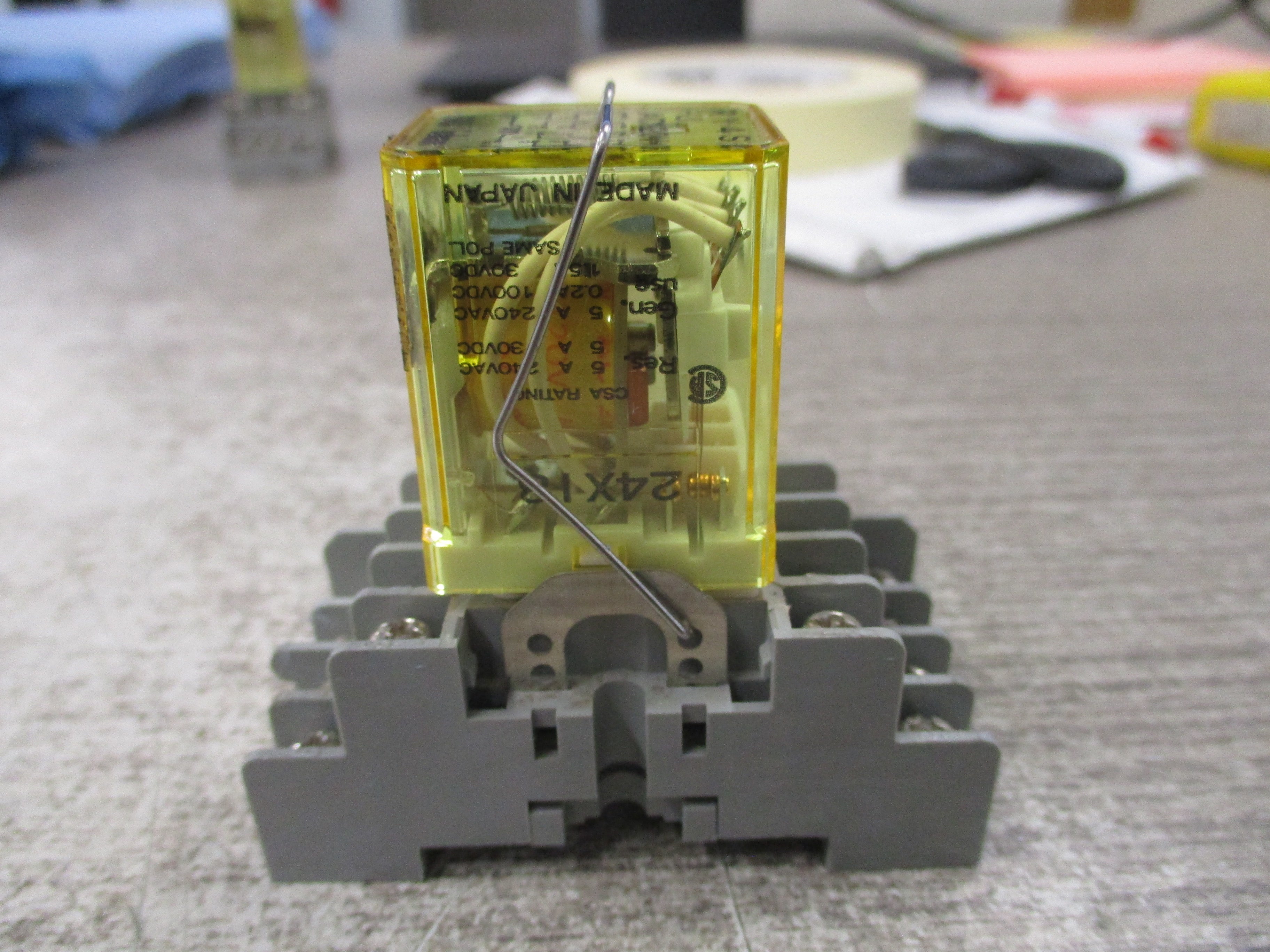 Idec Relay RY4S-U 120V Coil W/Base Used