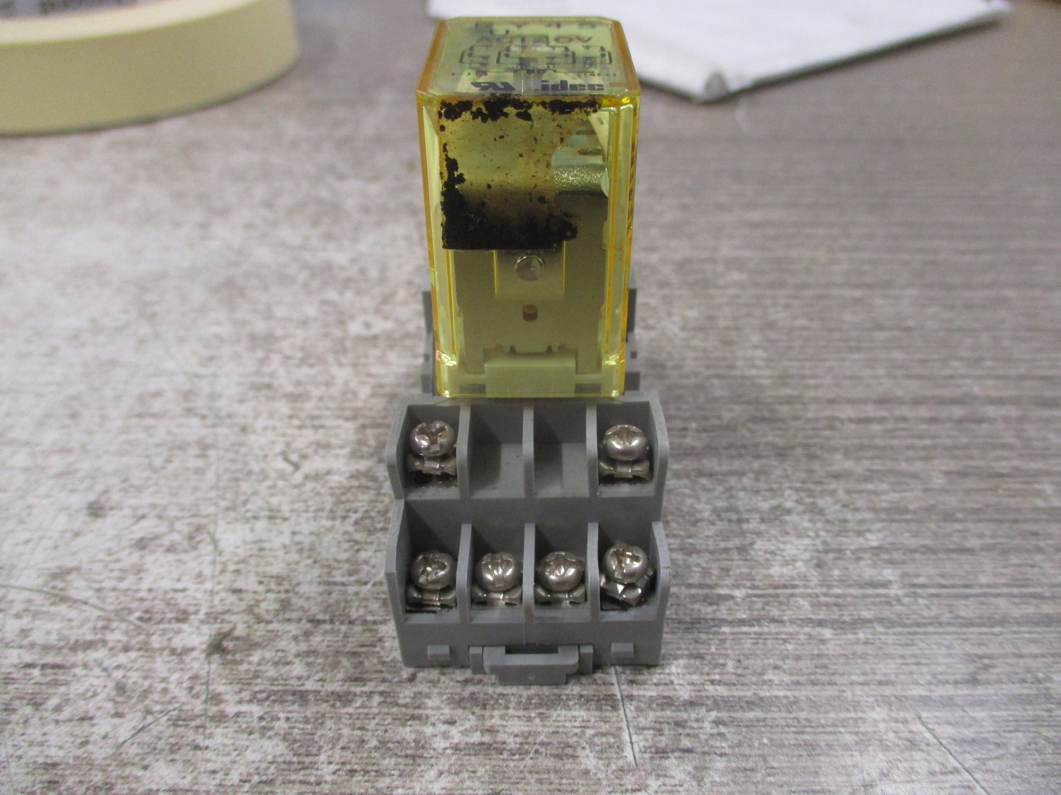 Idec Relay RY4S-U 120V Coil W/Base Used