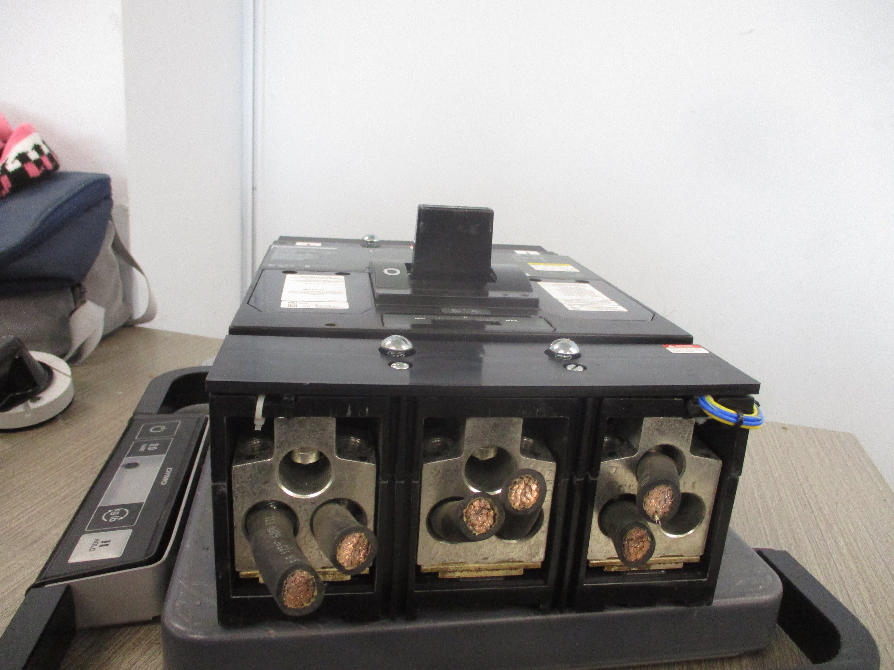 Square D DC Breaker Disconnect MHL3660033DC1625 600A 600VDC 3P Used